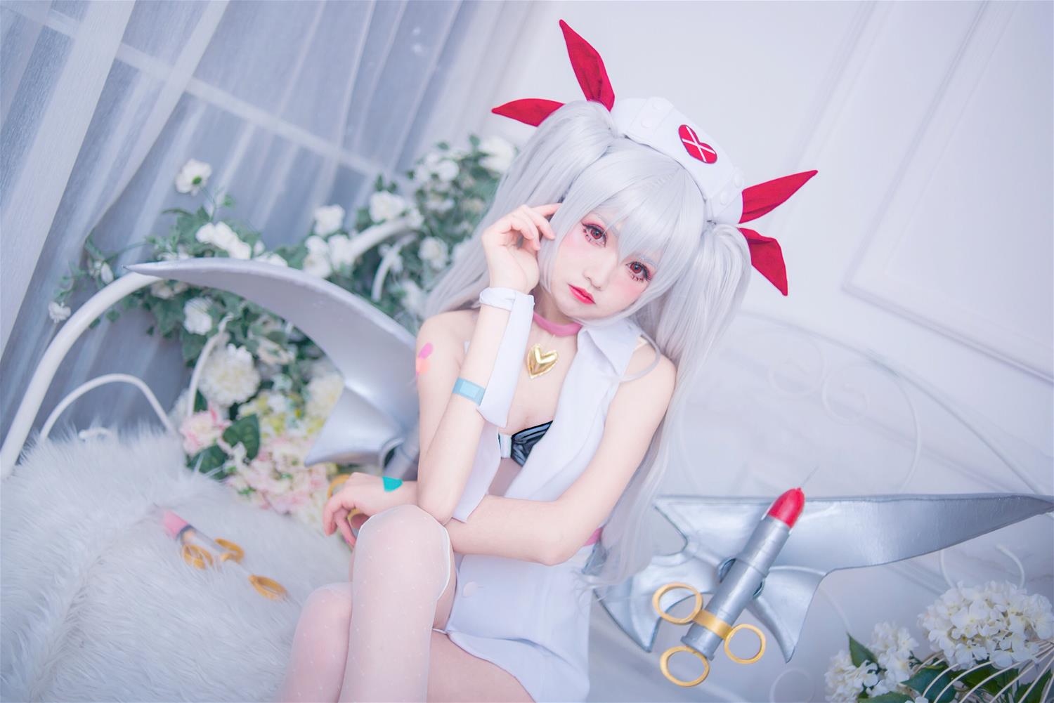 Coser衣衣 吸血鬼 护士服 [10P-35MB]