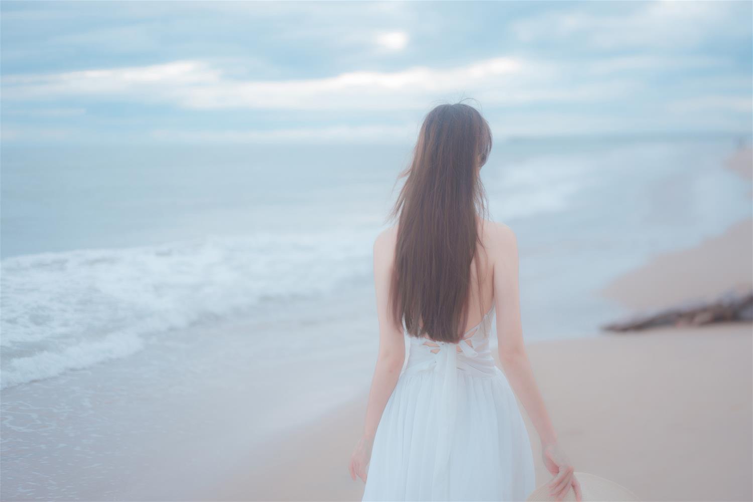 爱老师_PhD 海岸 白裙 [9P-50MB]