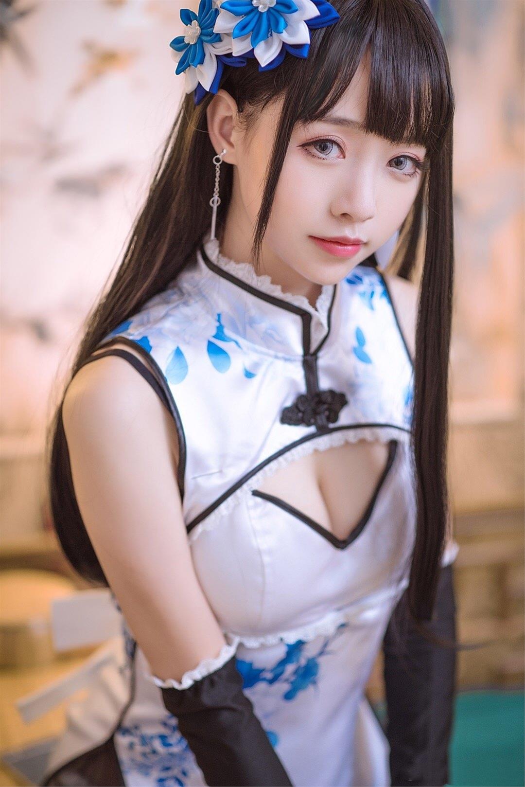 大大卷卷小卷 白旗袍 [9P-105MB]