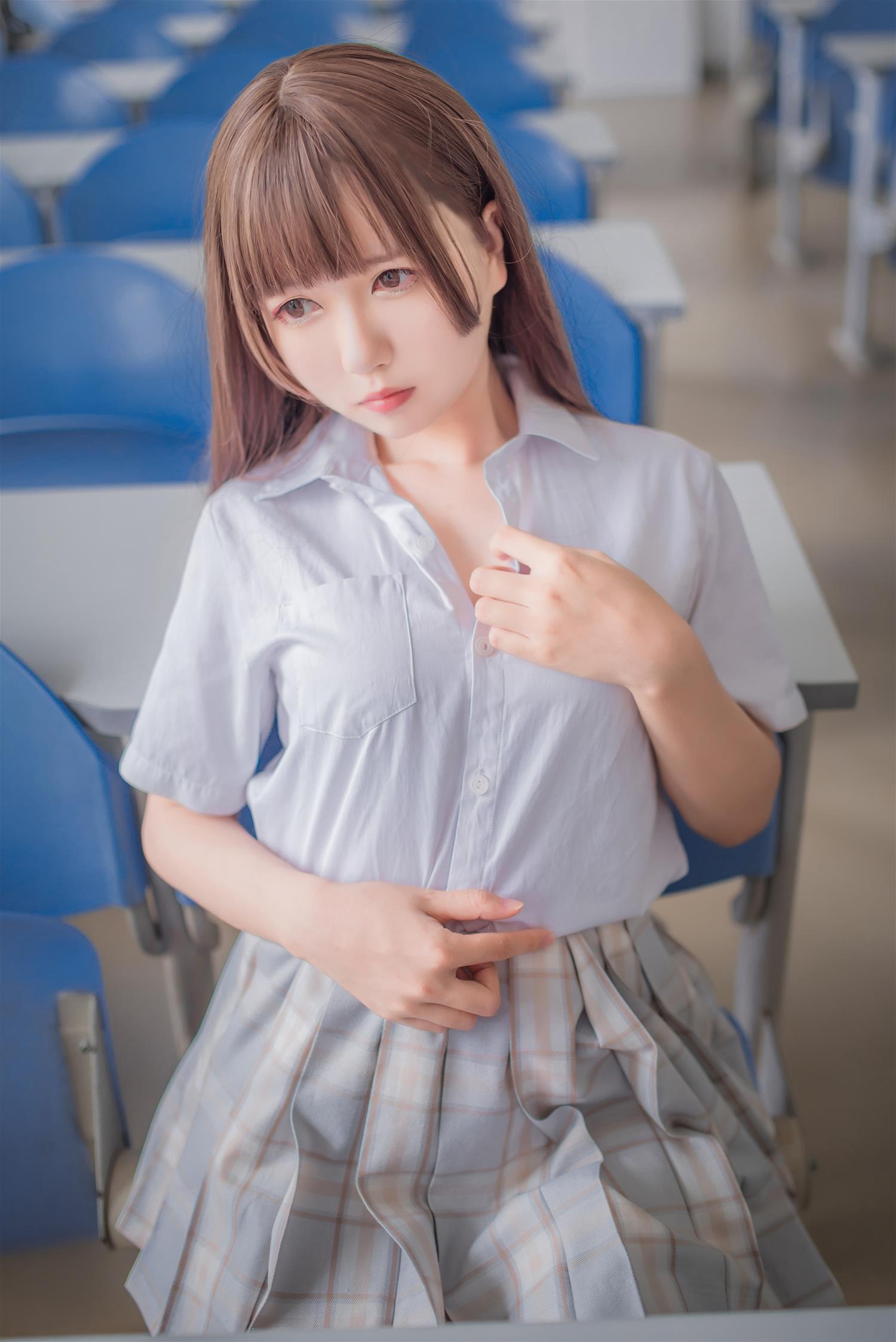 白金 制服黑丝 [24P-217MB]