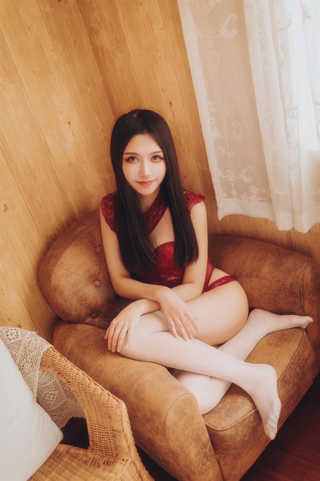 源纱希喵喵喵 红色内衣 晨风 [12P-208MB]