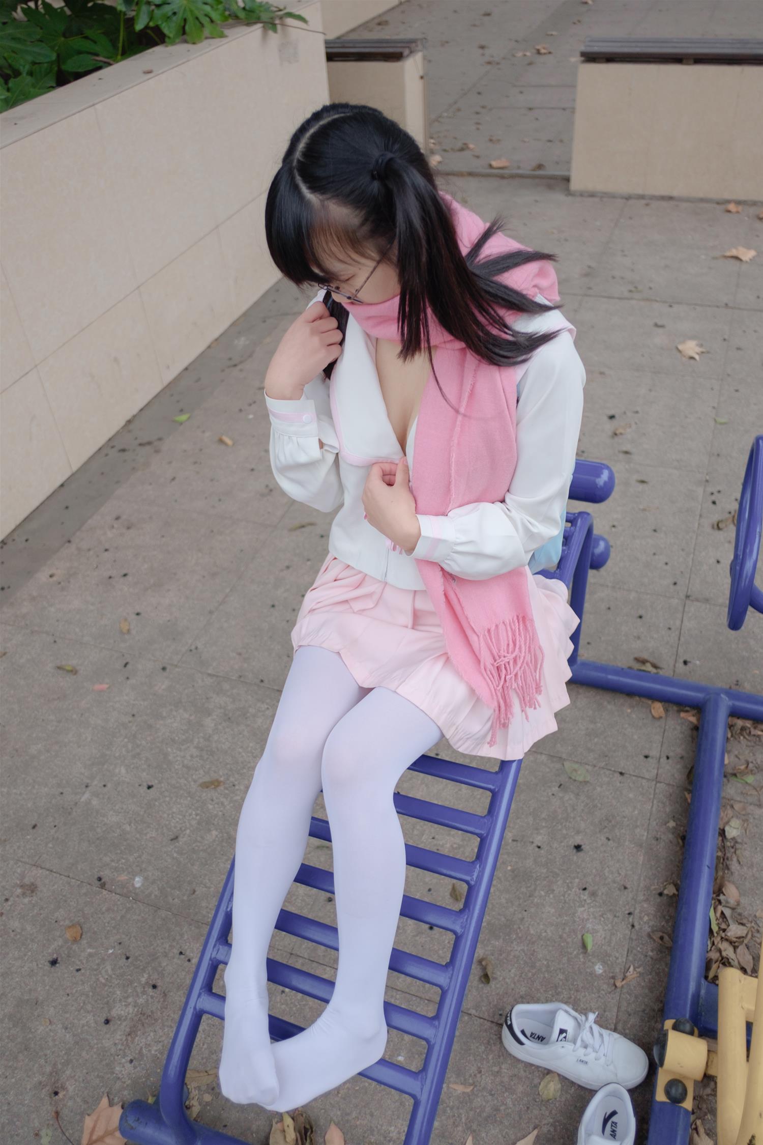 阿诺不是施瓦辛戈 烧饼的眼镜 [64P-184MB]