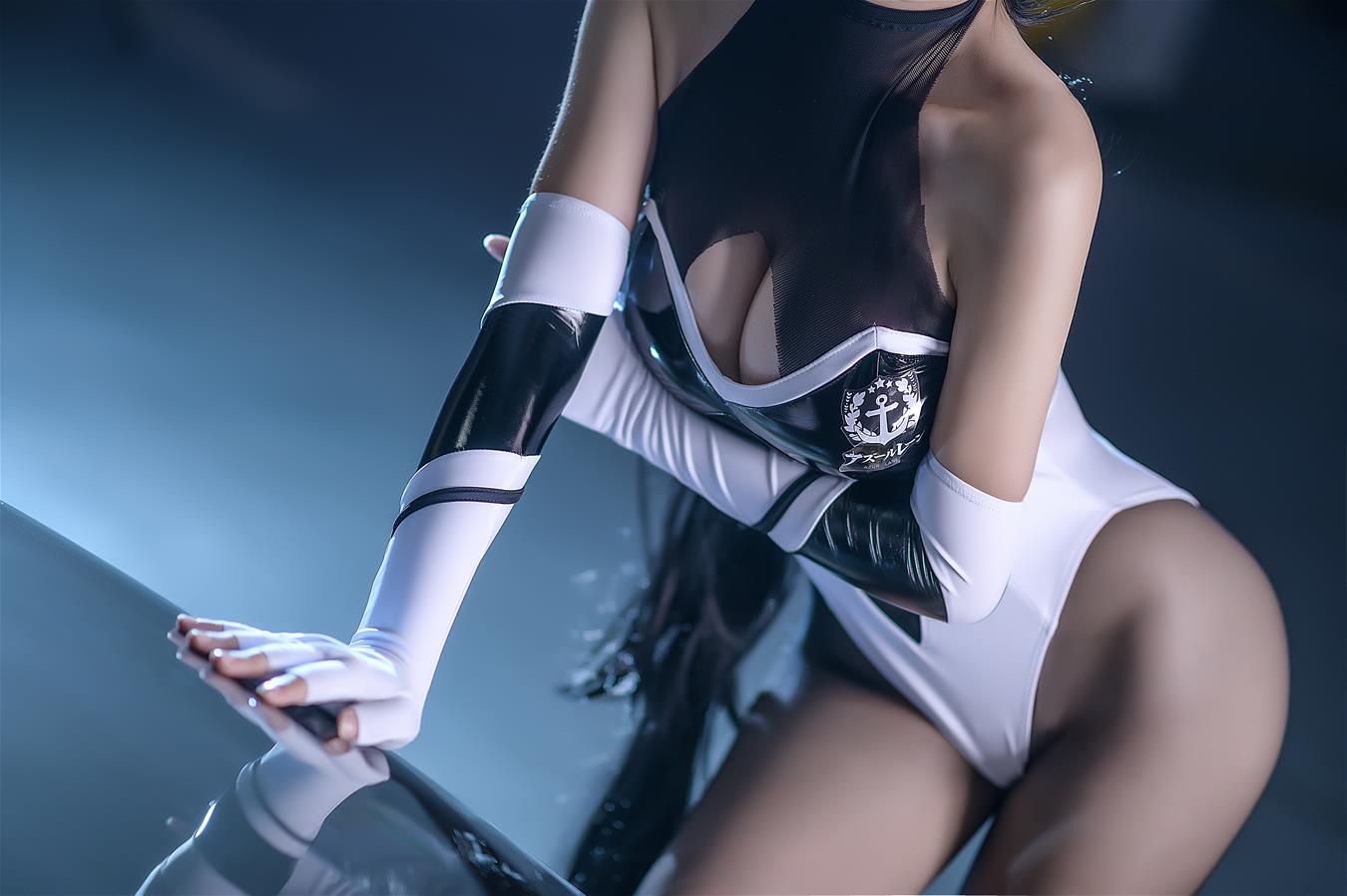 樱落酱w 高雄赛车 [12P-215MB]