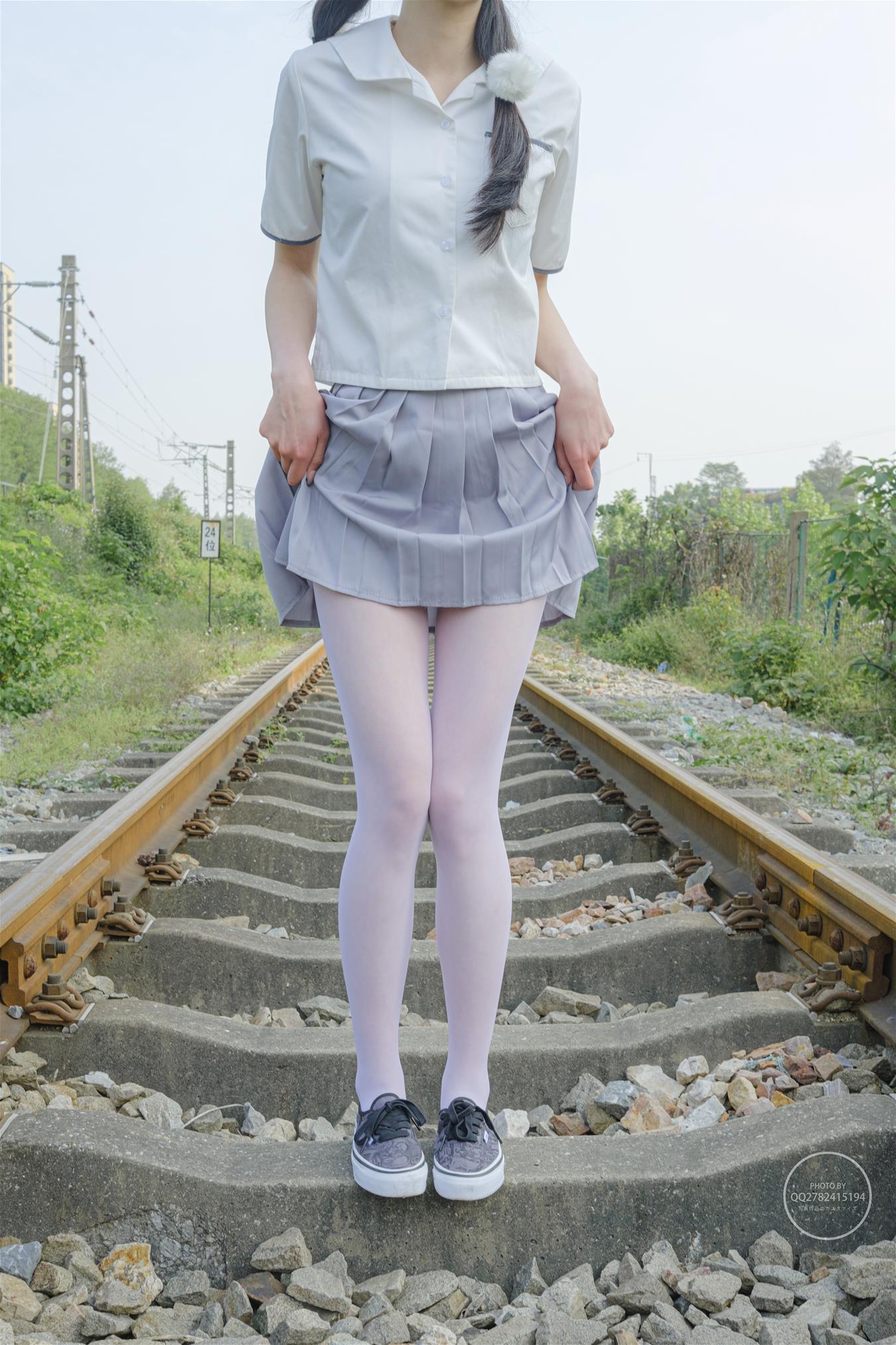 森萝财团 有料-038 吸吸 白丝 13D 外景 [60P-763MB]