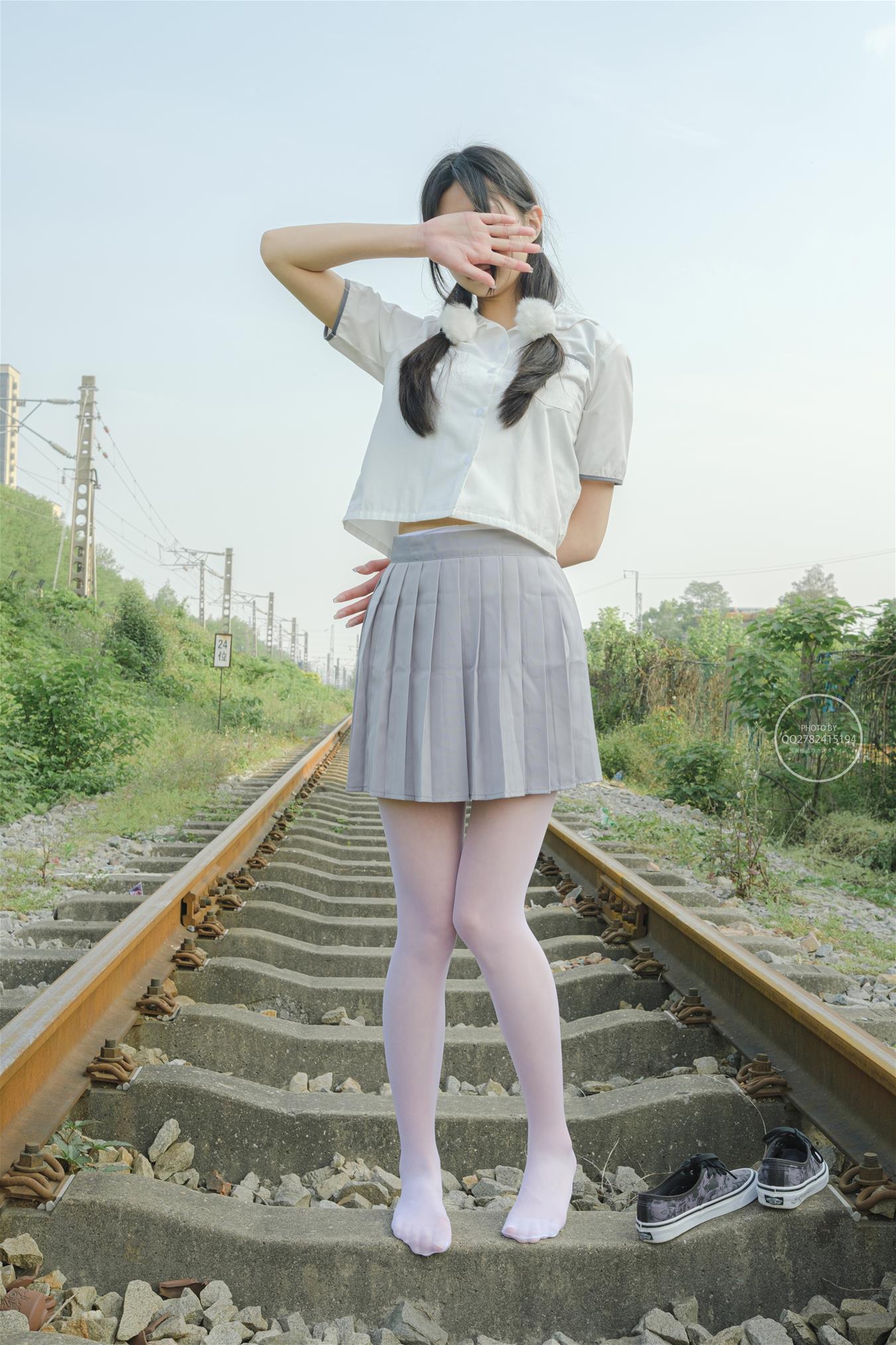 森萝财团 有料-038 吸吸 白丝 13D 外景 [60P-763MB]