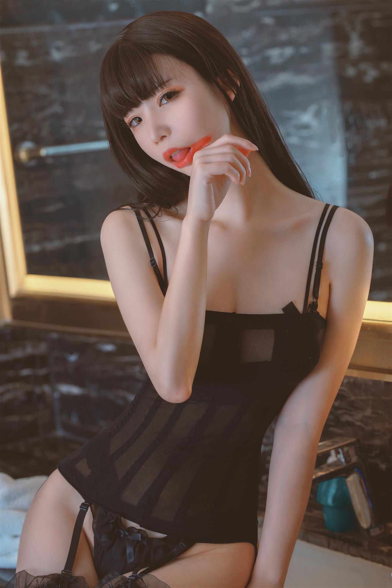 爱老师_PhD 叉子的内衣 [20P-155MB]