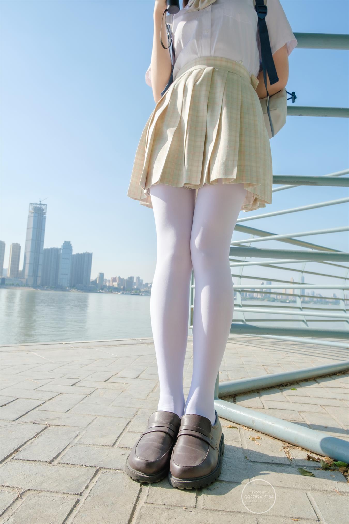 森萝财团 有料-040 小香 白丝 80D 外景 [95P-1.09GB]