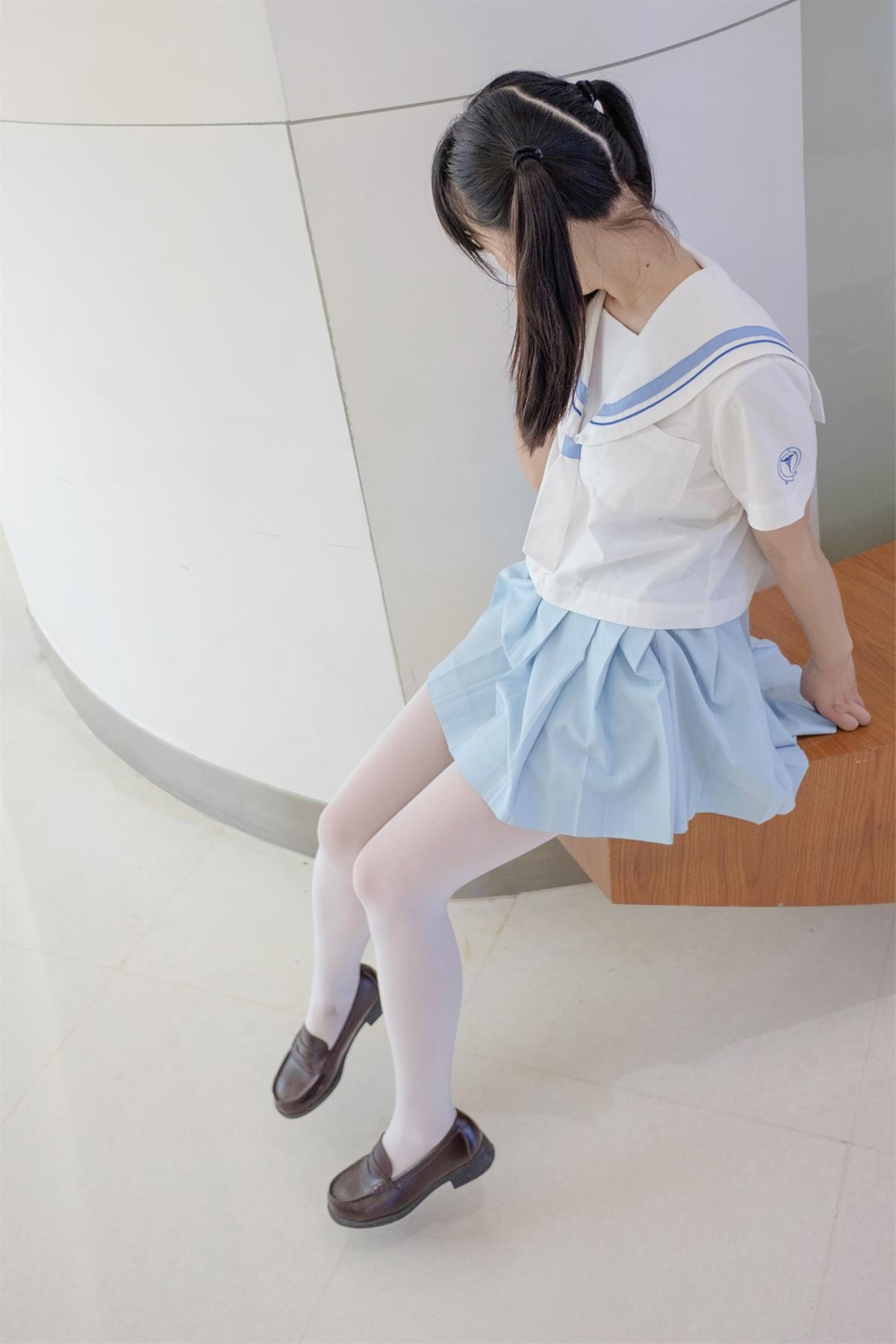 阿诺不是施瓦辛戈 衣柜少女 [28P-155MB]