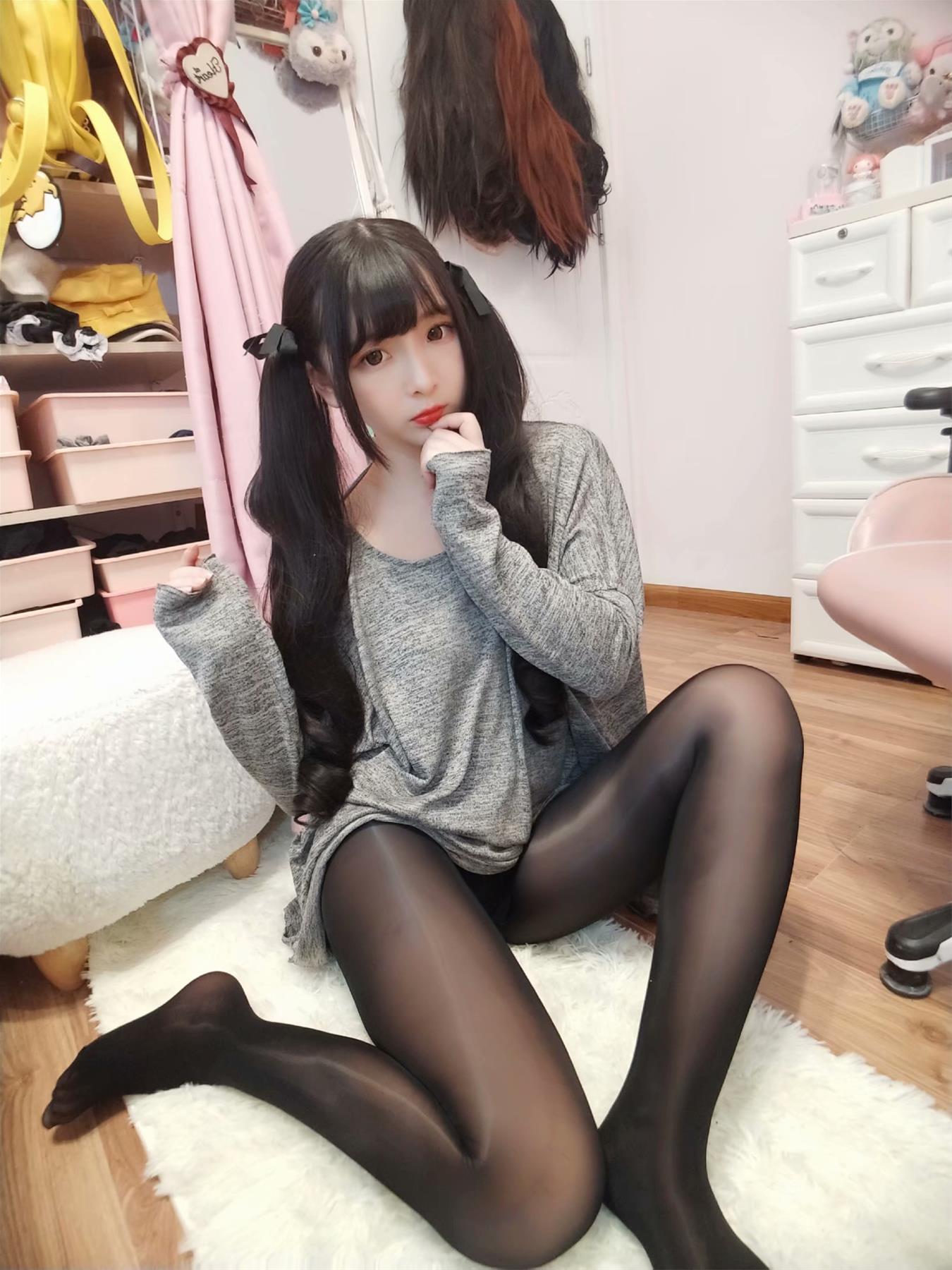 古川 油光黑丝双马尾 [71P-23MB]