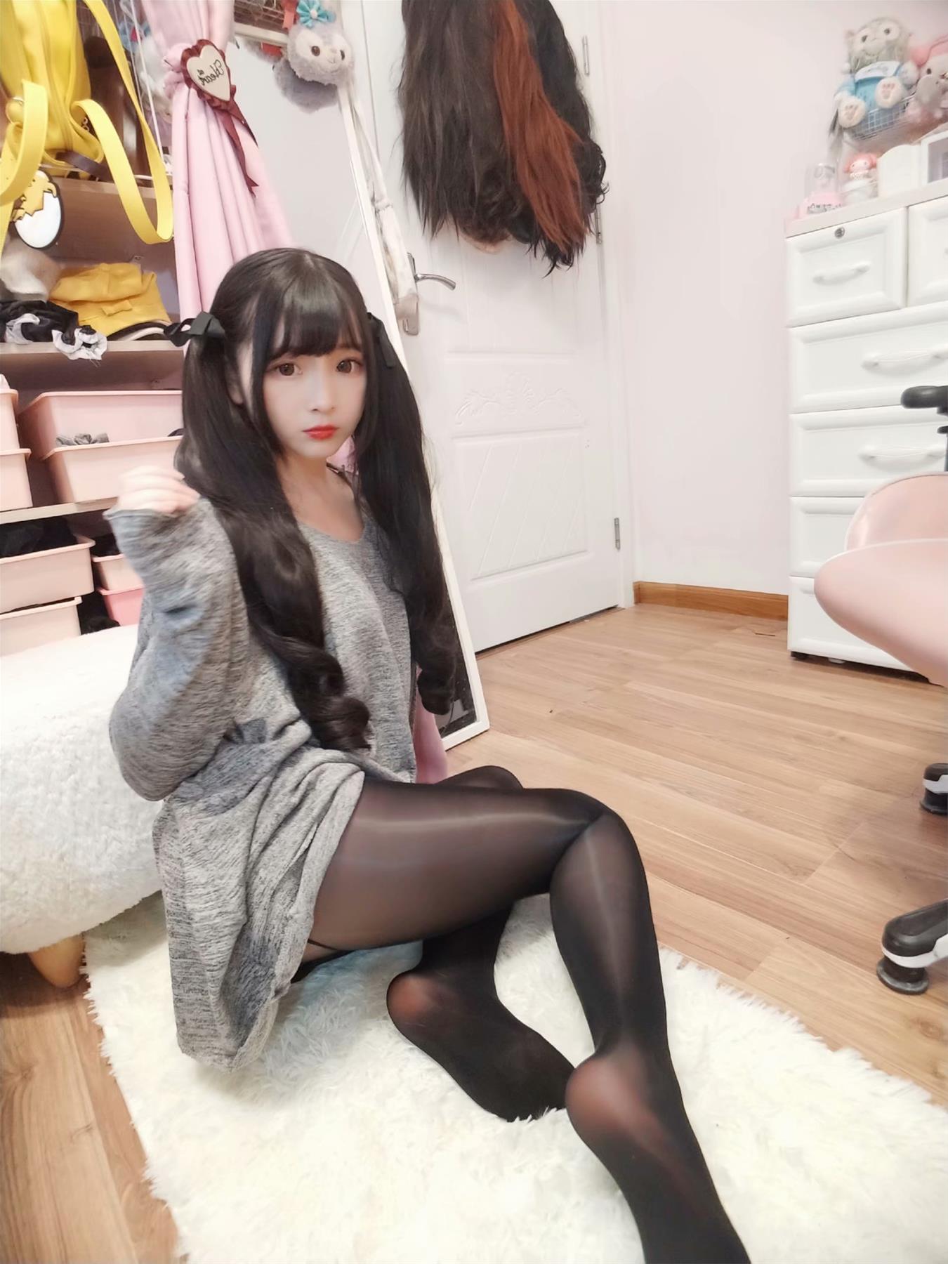 古川 油光黑丝双马尾 [71P-23MB]