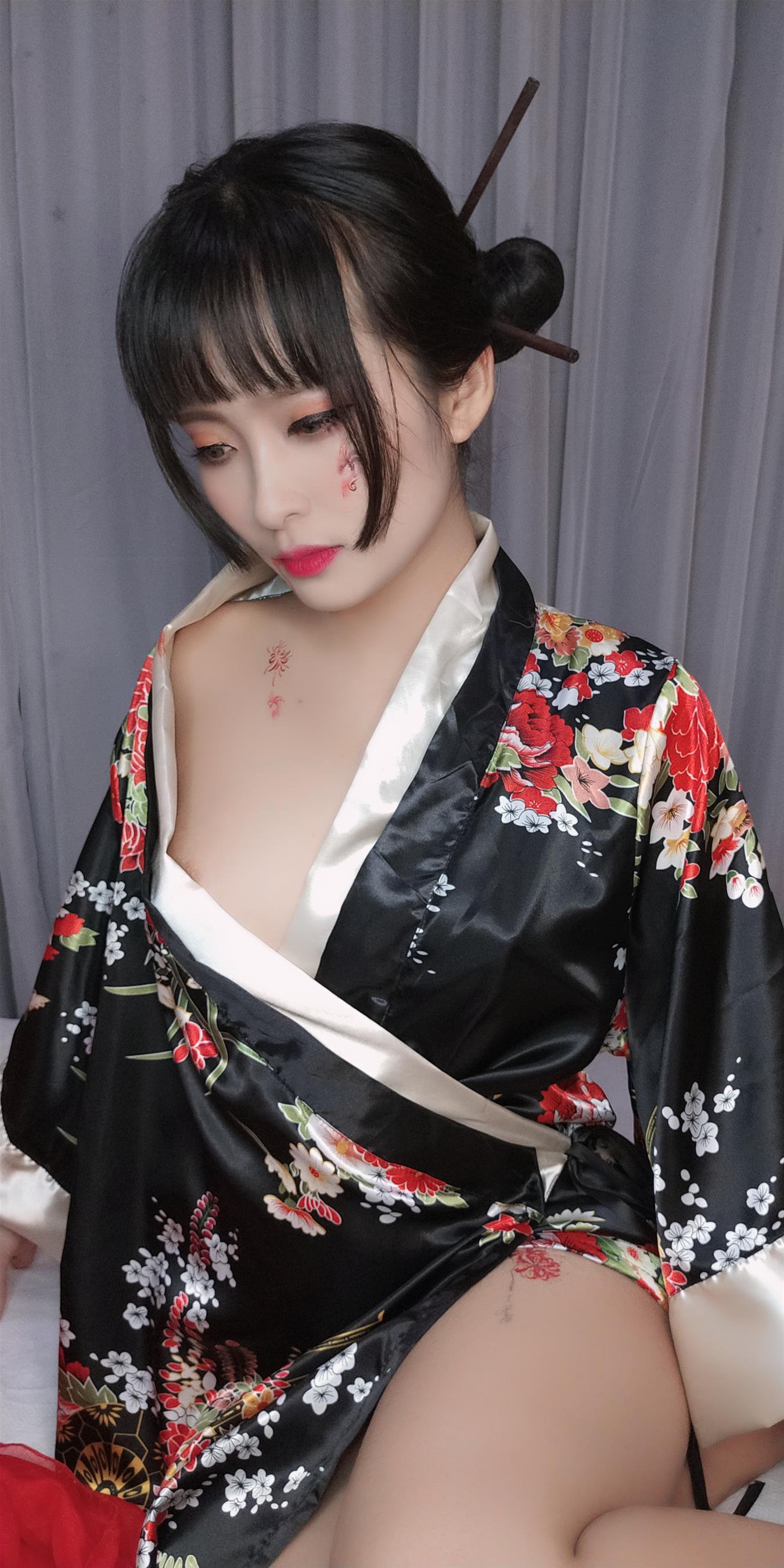 洛璃 LoLiSAMA 歌舞伎 [92P10V-393MB]