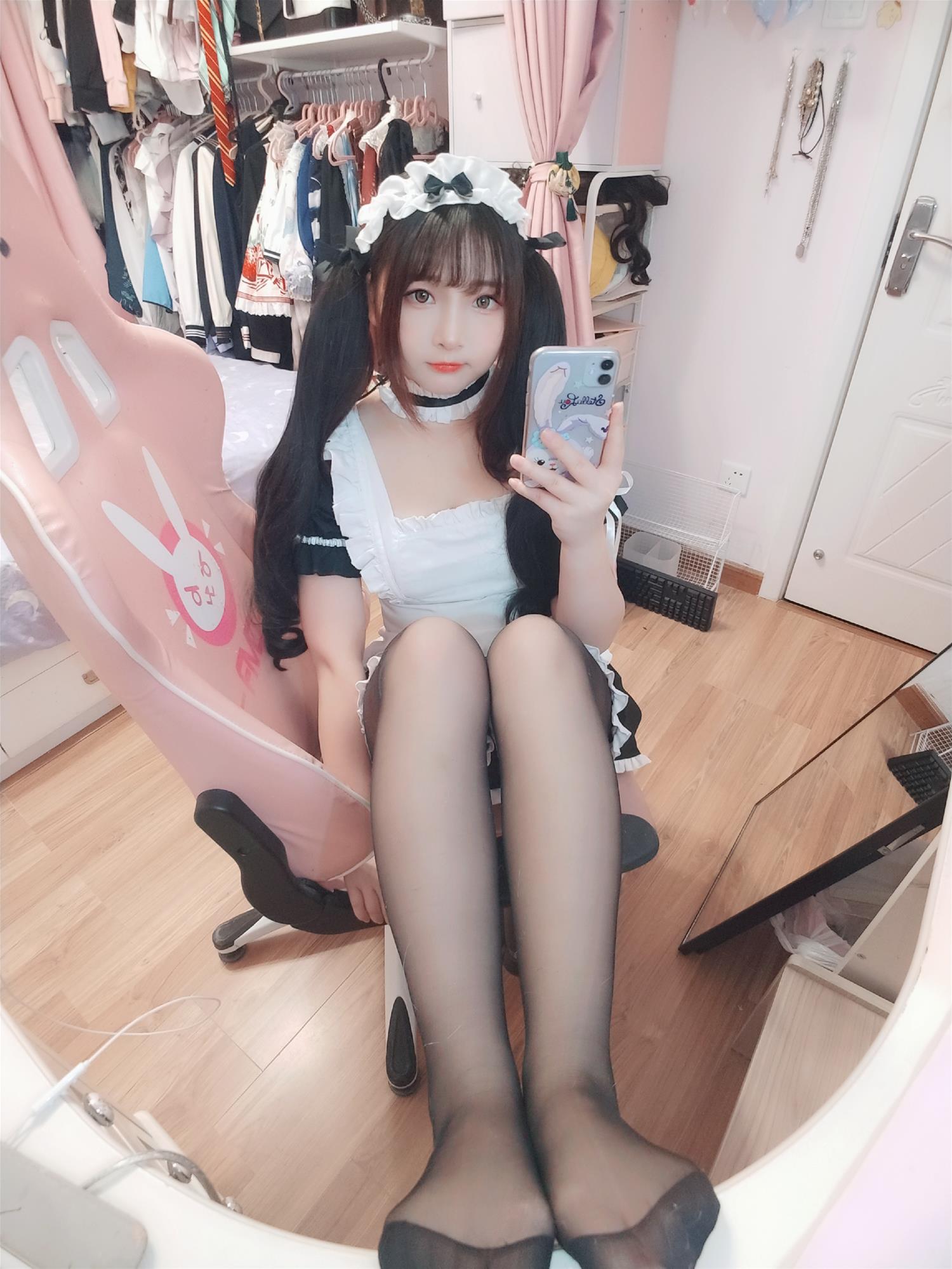 古川 黑丝女仆 [49P4V-242MB]