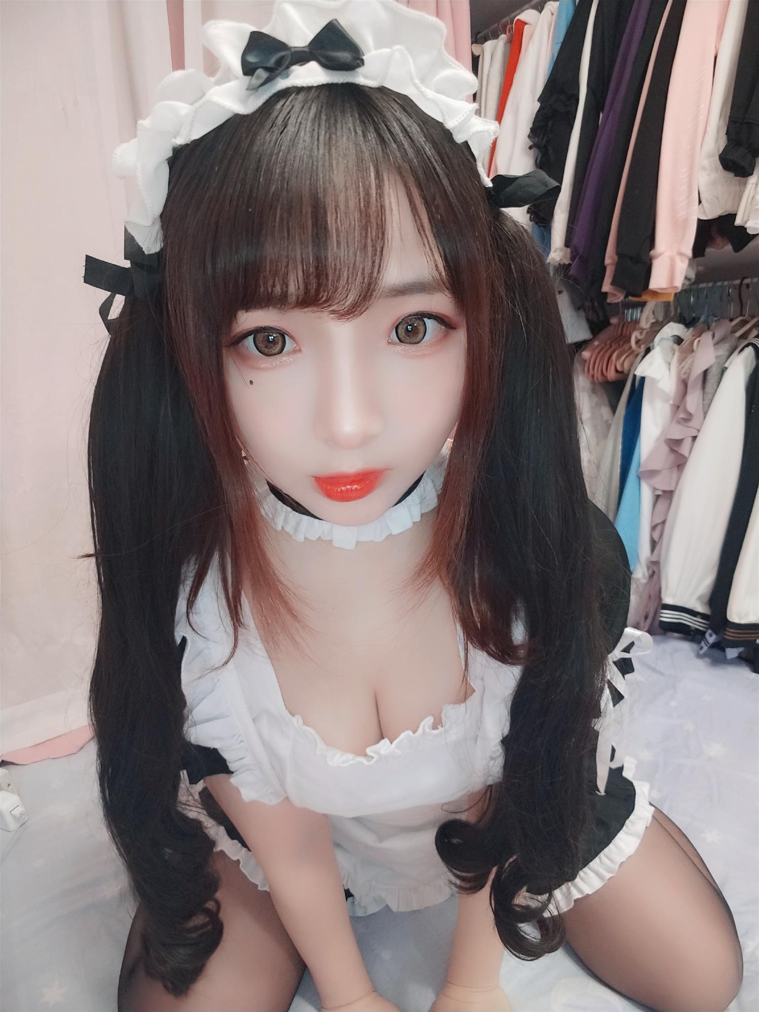 古川 黑丝女仆 [49P4V-242MB]