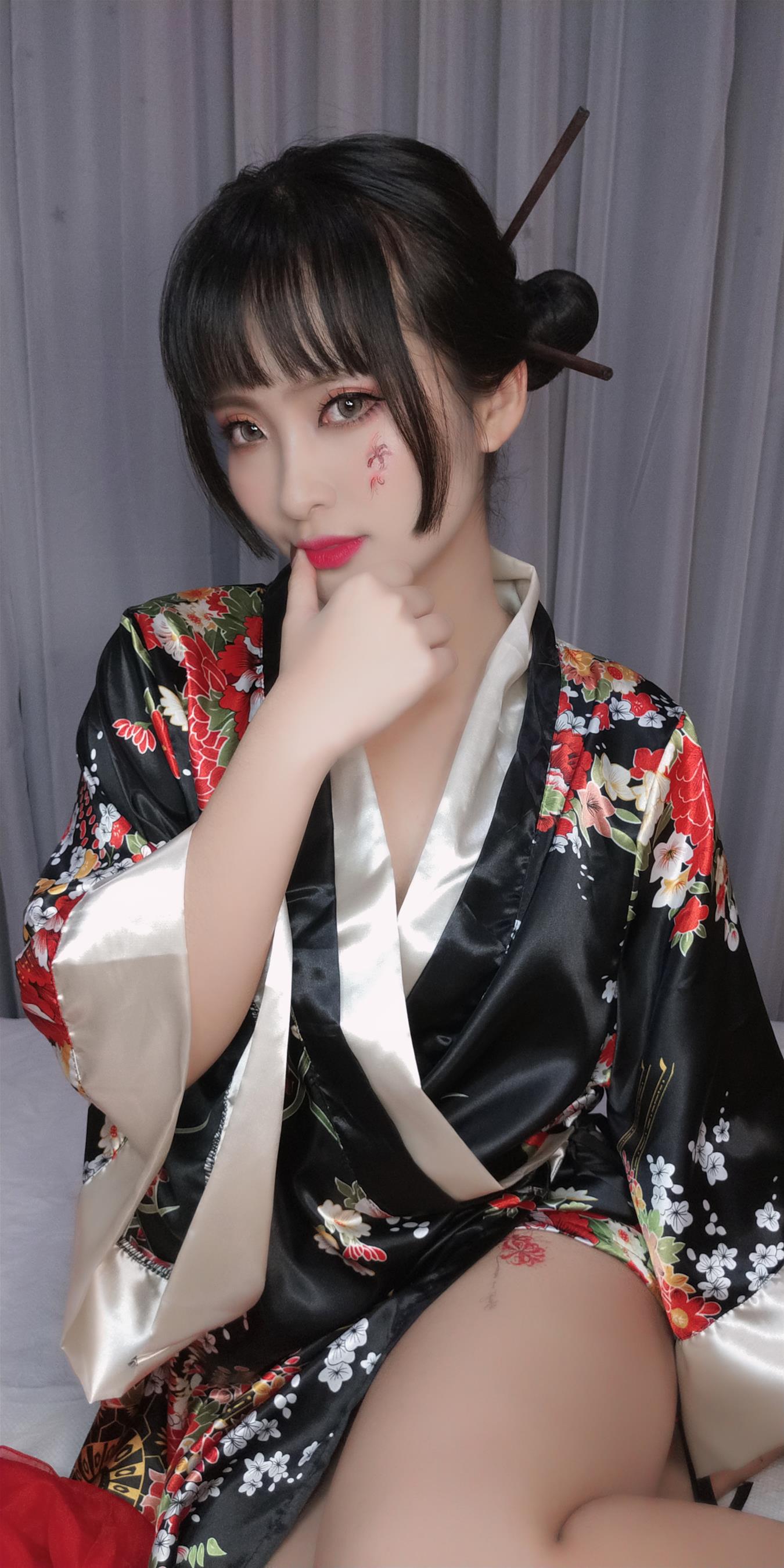 洛璃 LoLiSAMA 歌舞伎 [92P10V-393MB]