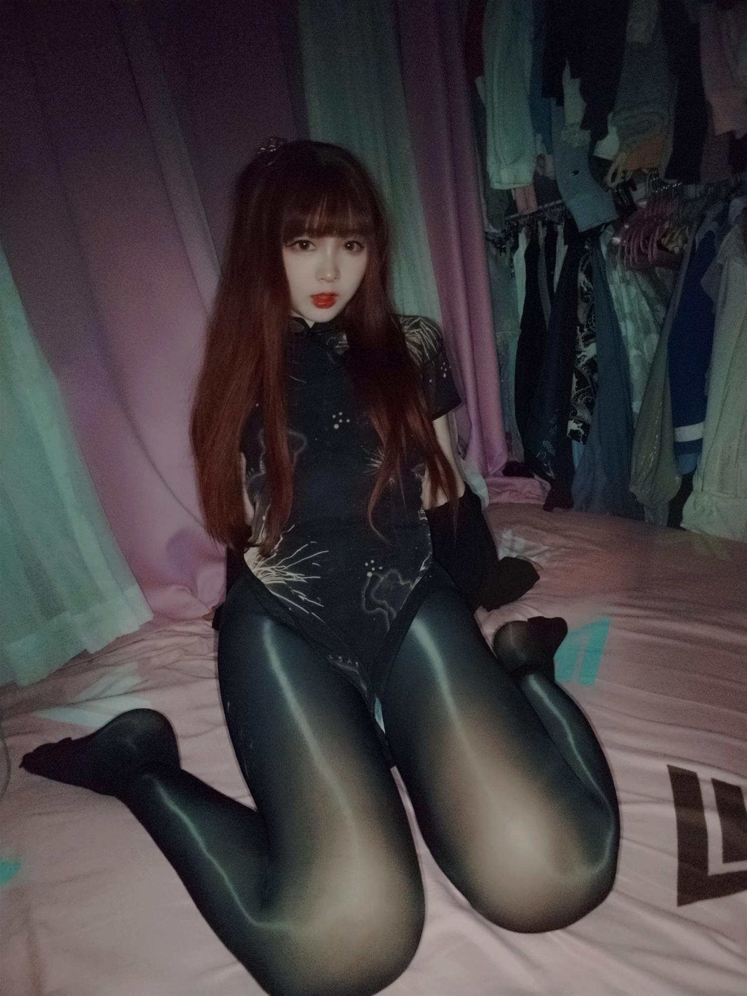 古川 亮丝黑旗袍 [42P5V-254MB]