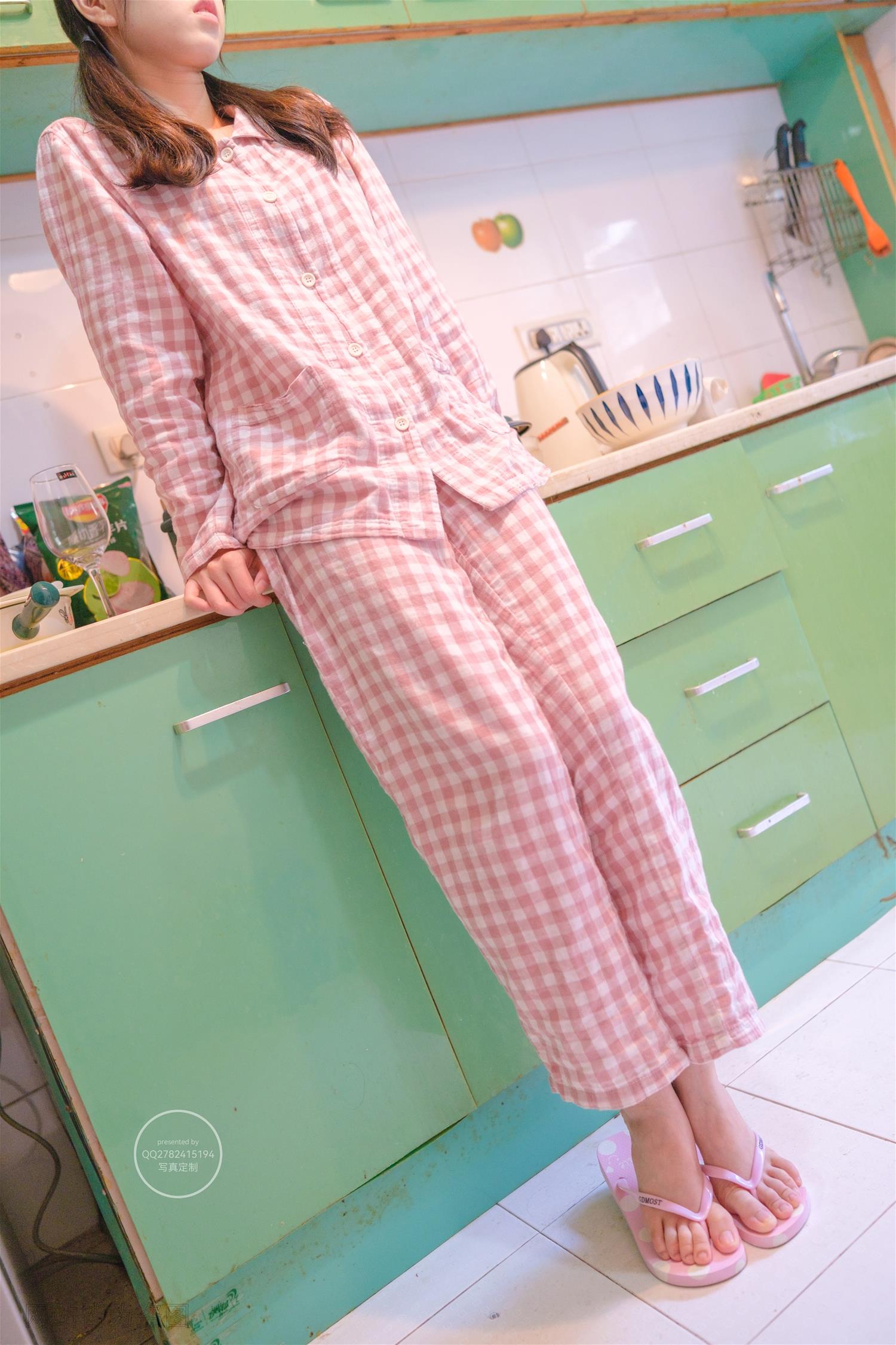 森萝财团 有料-049 小七 果足+护手霜 [81P1V-3.09GB]