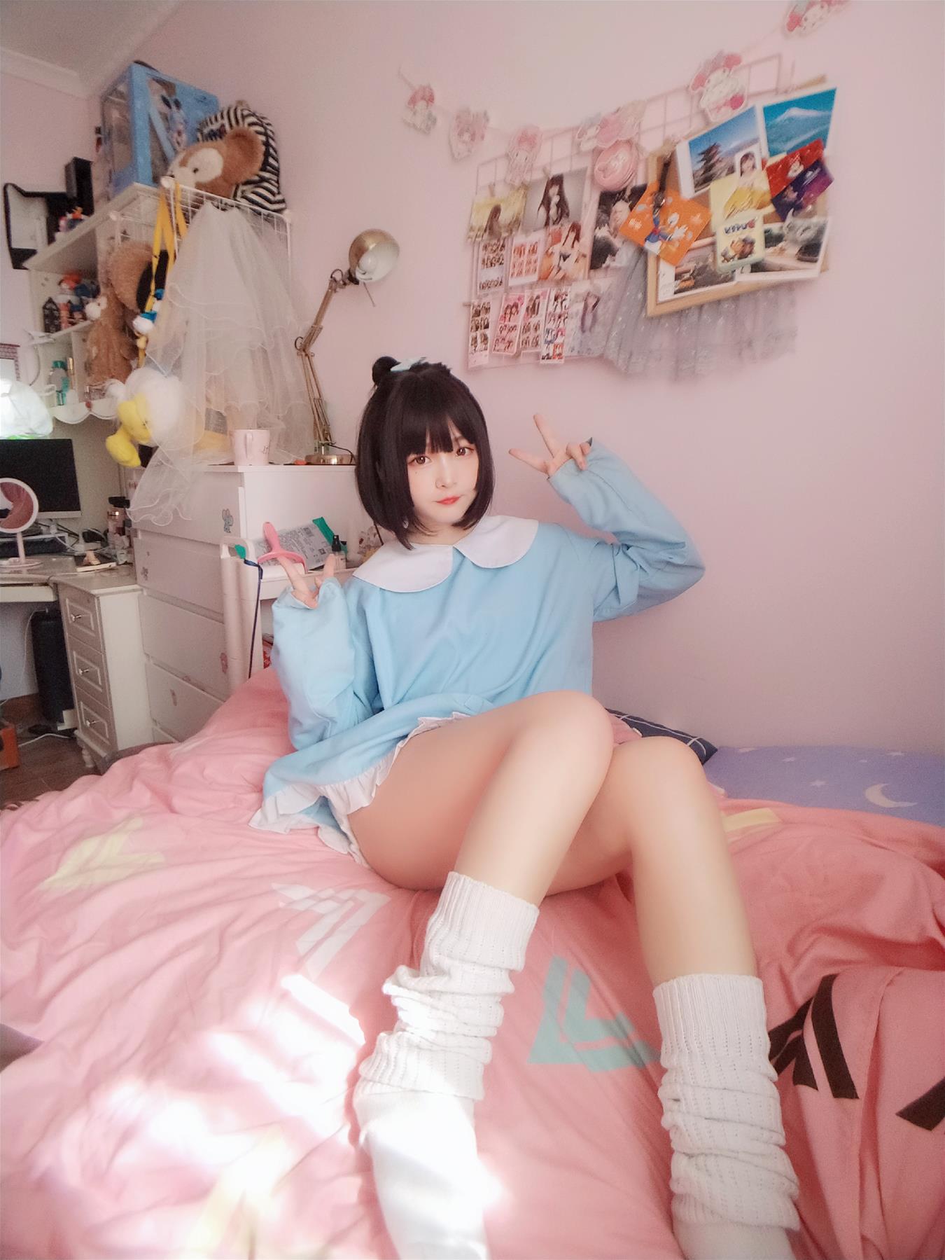 古川 淡蓝衣白袜果足 [41P4V-261MB]