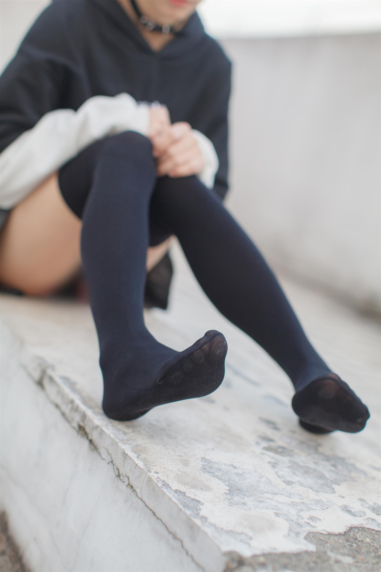 少女秩序 EXVOL.04 项圈少女过膝黑丝 [47P-347MB]