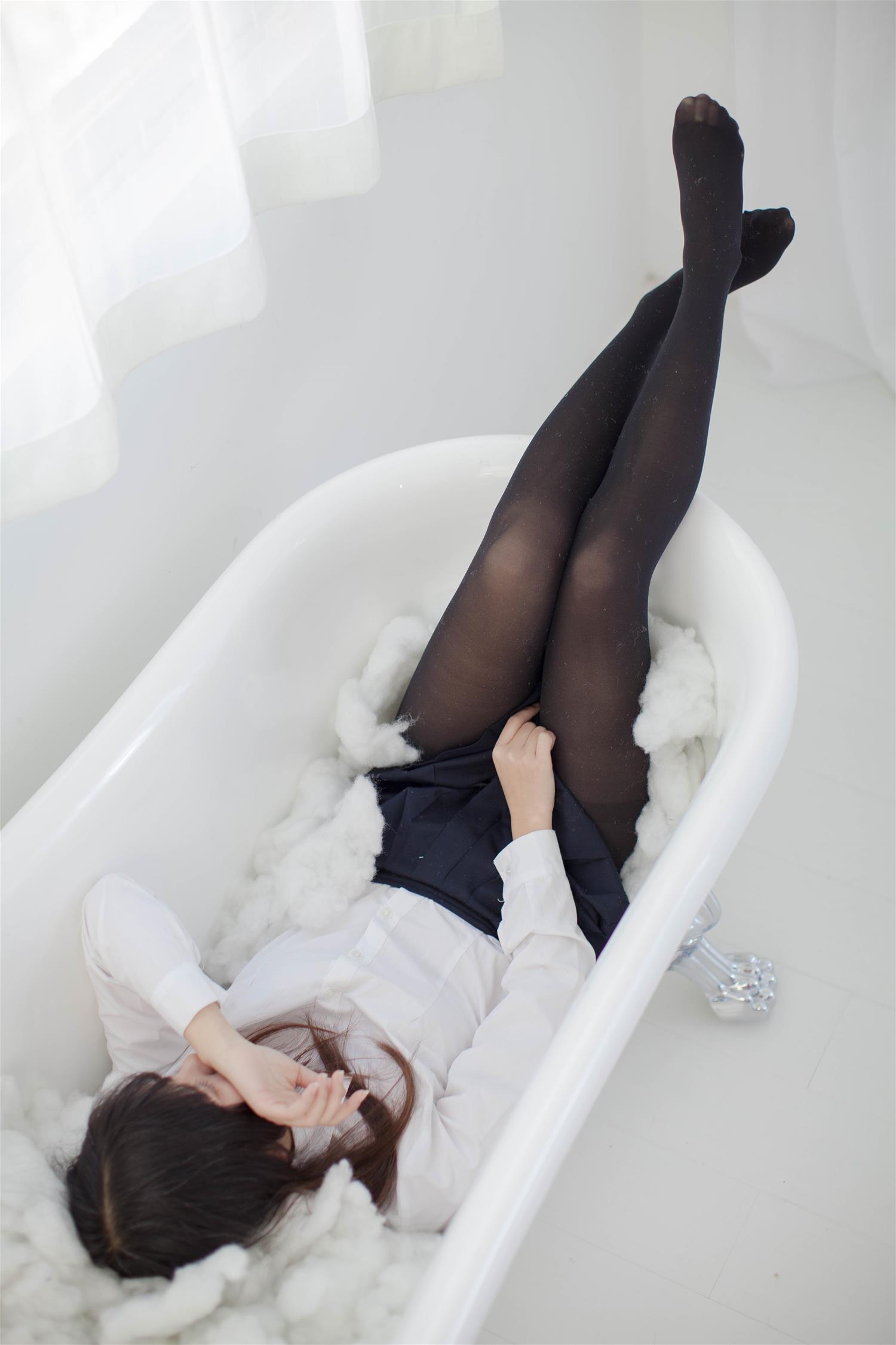 少女秩序 群内福利04 [13P-9MB]