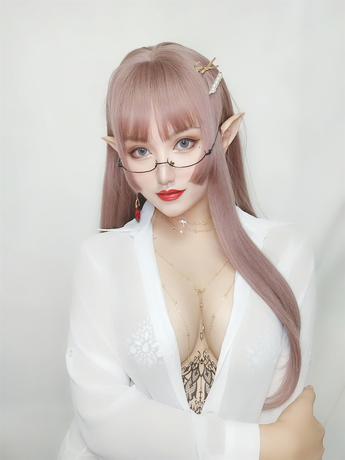 夏鸽鸽不想起床 纹身水钻+自拍 [55P9V-165MB]