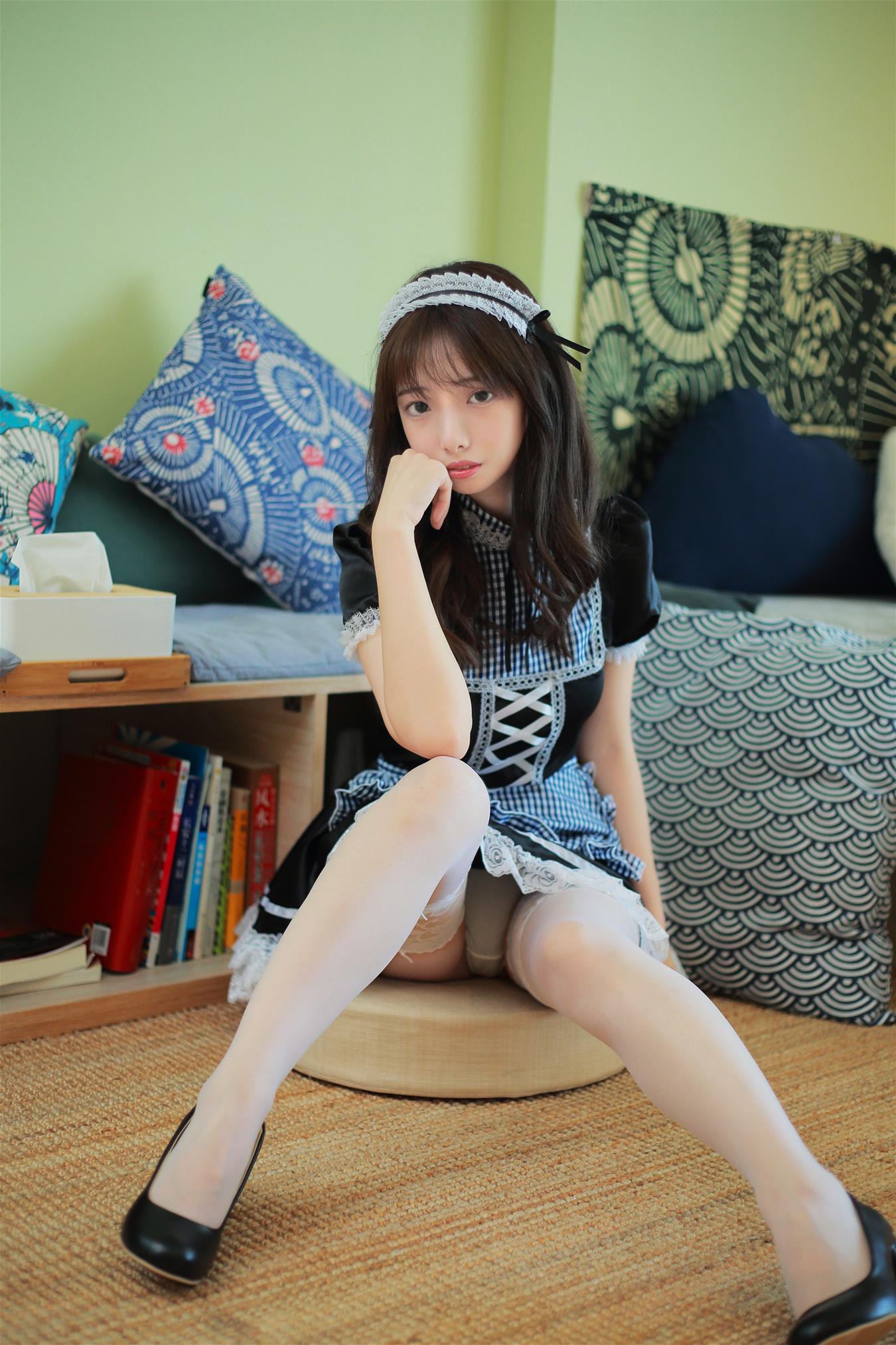 雯妹不讲道理 女仆写真 [17P-108MB]