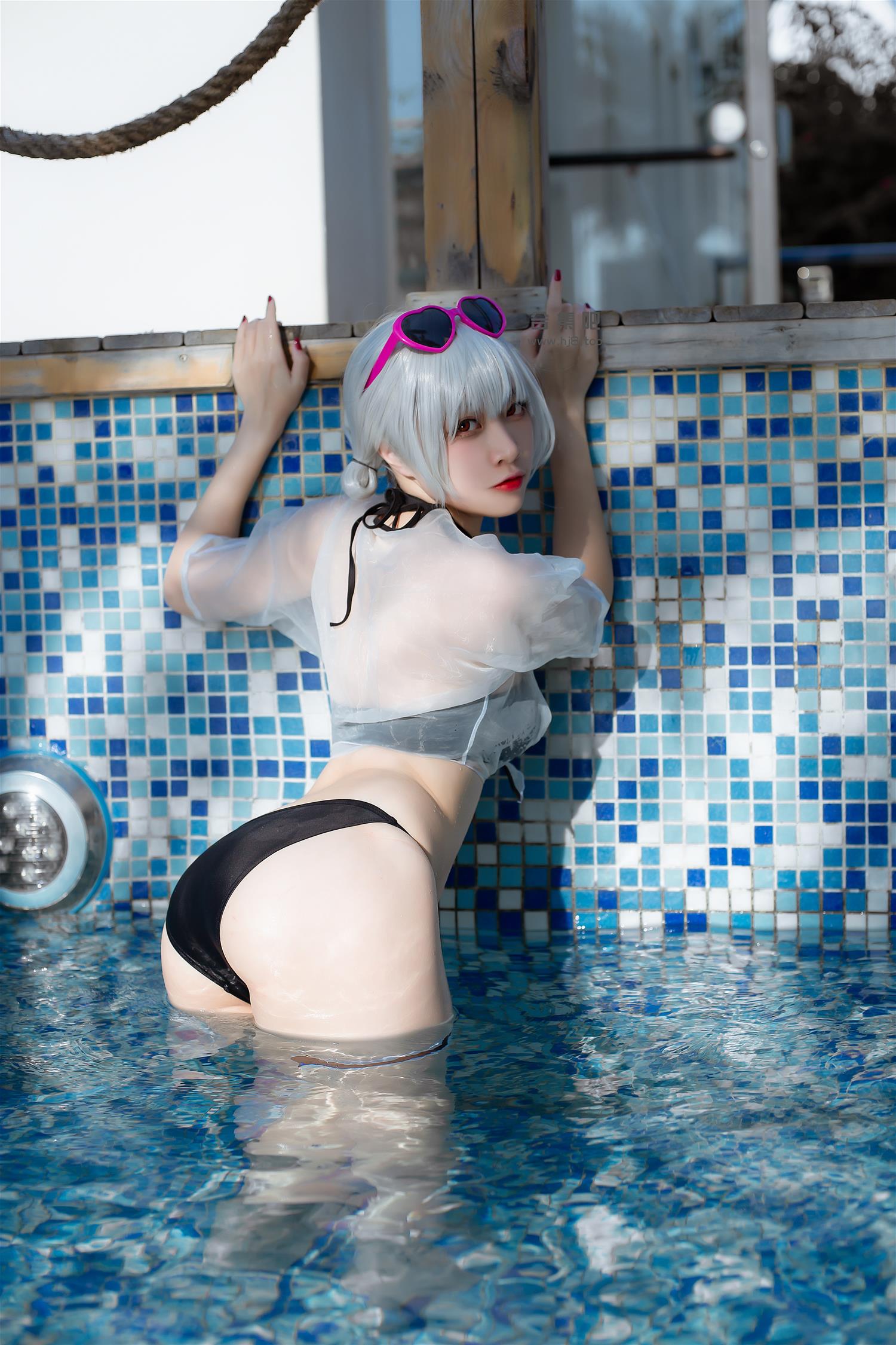 二佐 碧蓝航线 天狼星泳装 [15P-309MB]