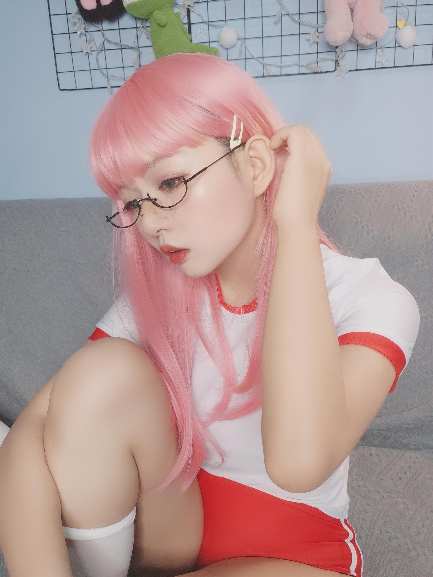 黑猫猫 体操服自拍 [16P-41MB]