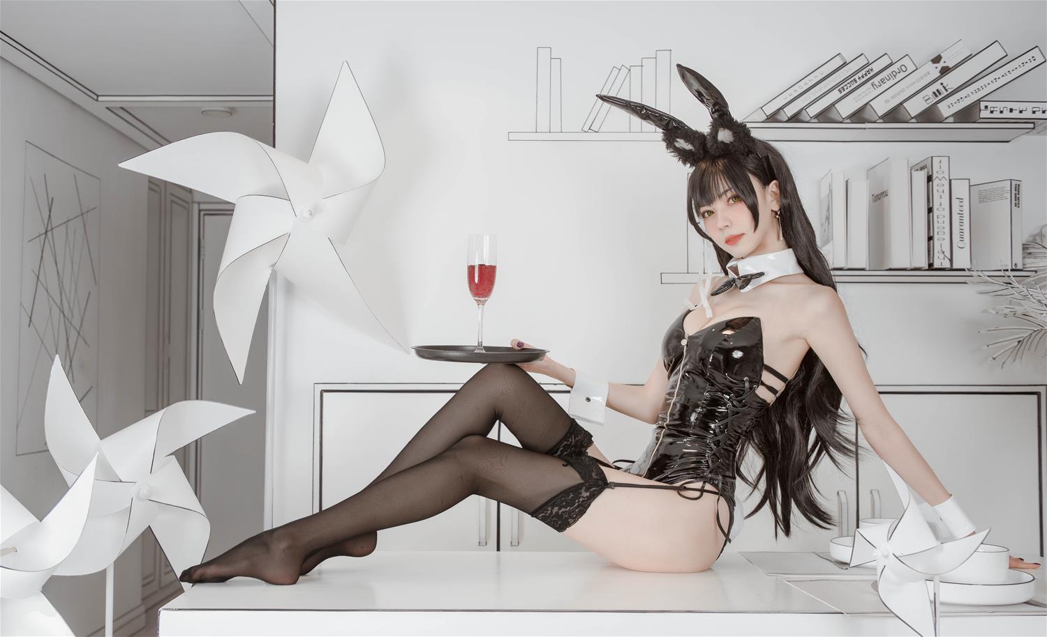 你的负卿 爱宕兔女郎 [30P-384MB]