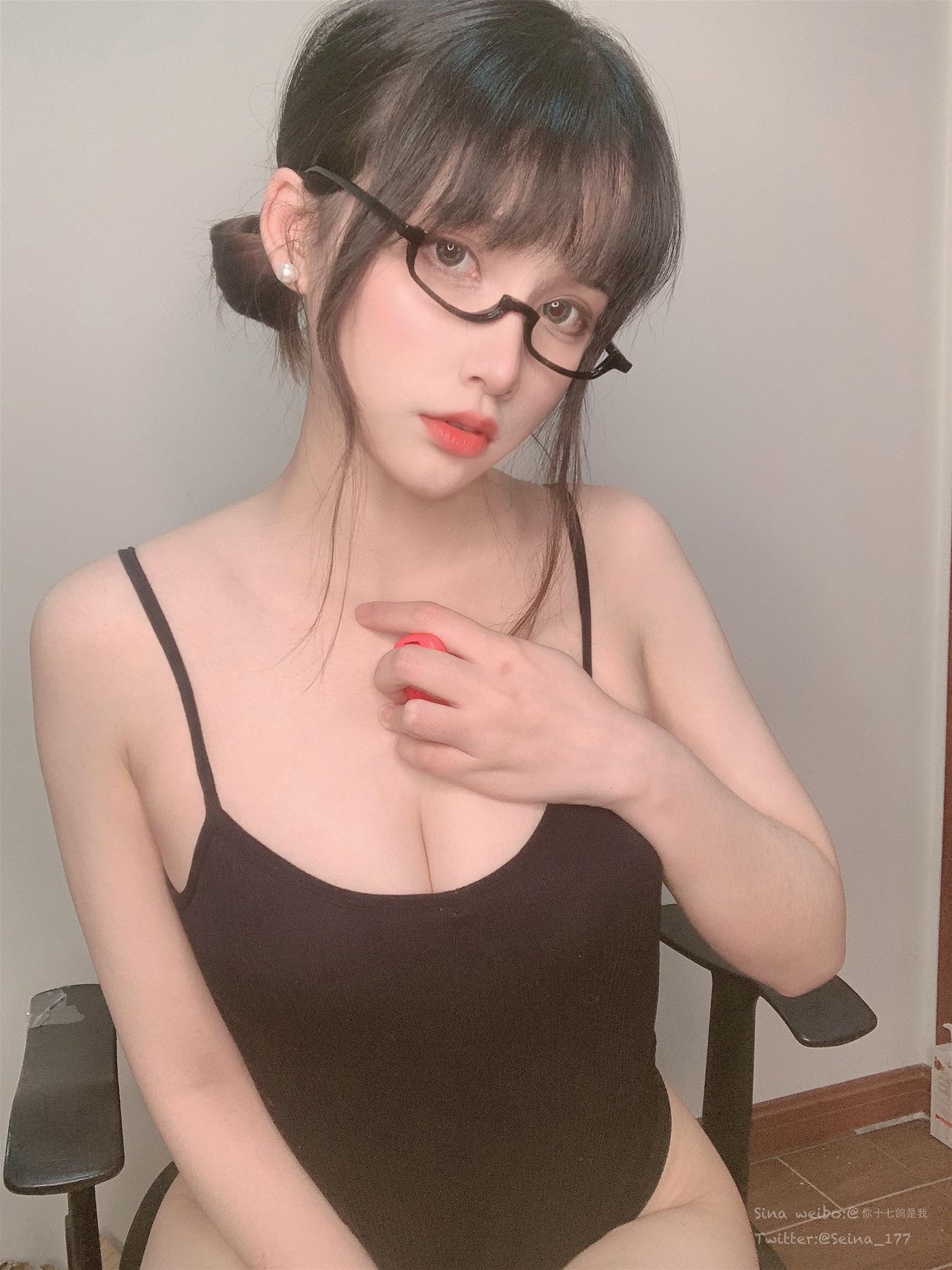 你十七鸽 圣诞 [55P1V-328MB]