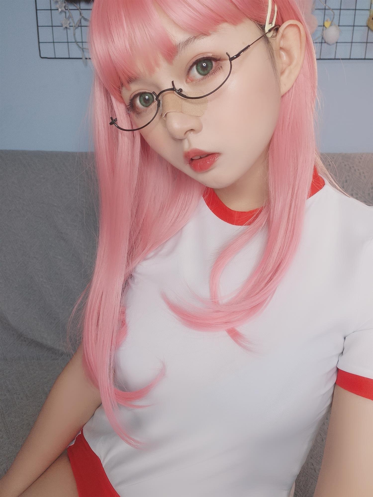 黑猫猫 体操服自拍 [16P-41MB]