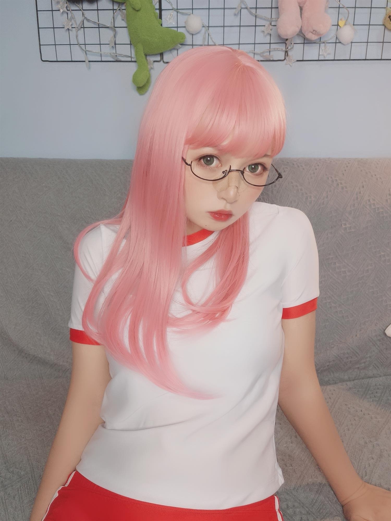 黑猫猫 体操服自拍 [16P-41MB]