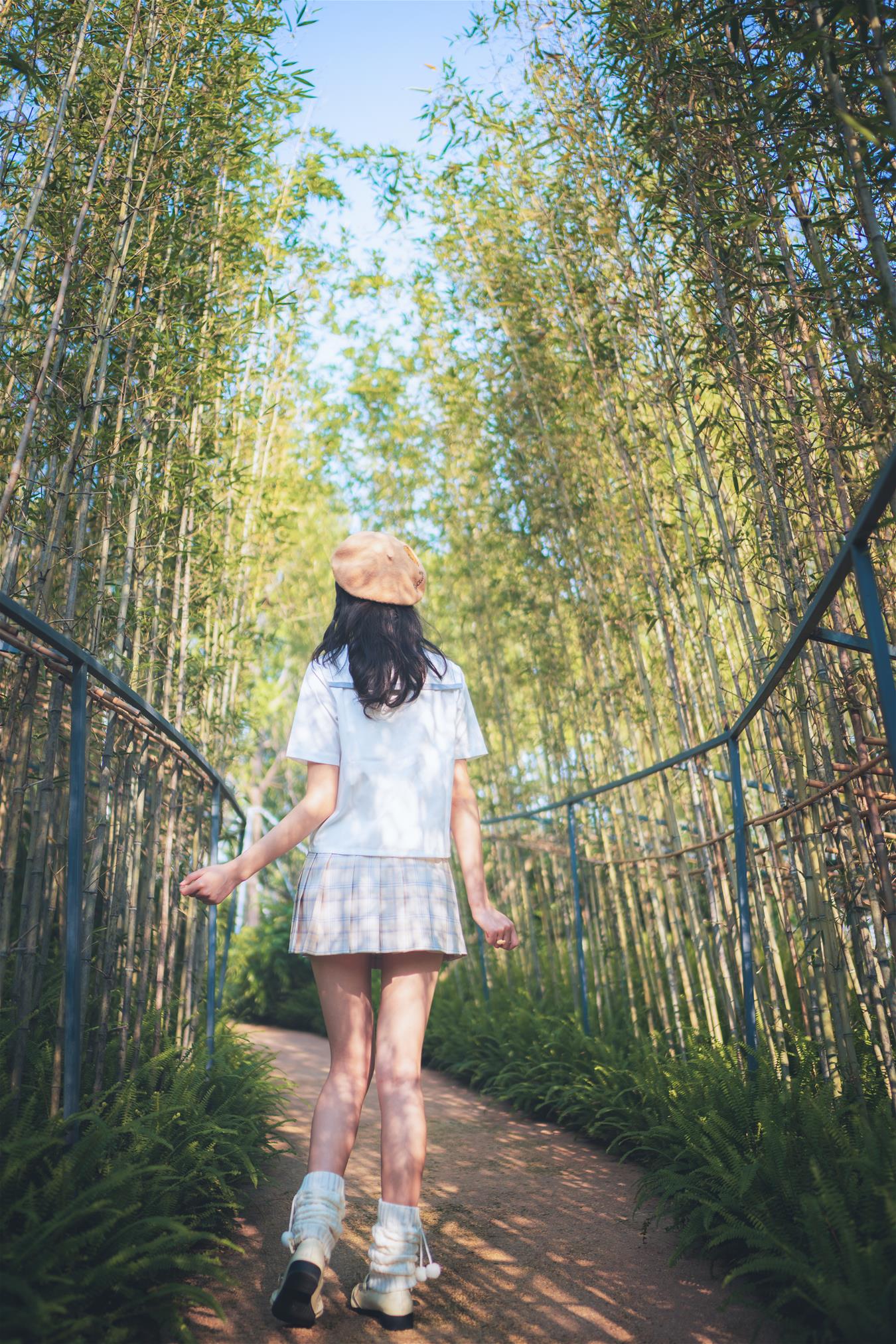 西呱呀呀呀 白云森林短袖无外套 [39P-408MB]