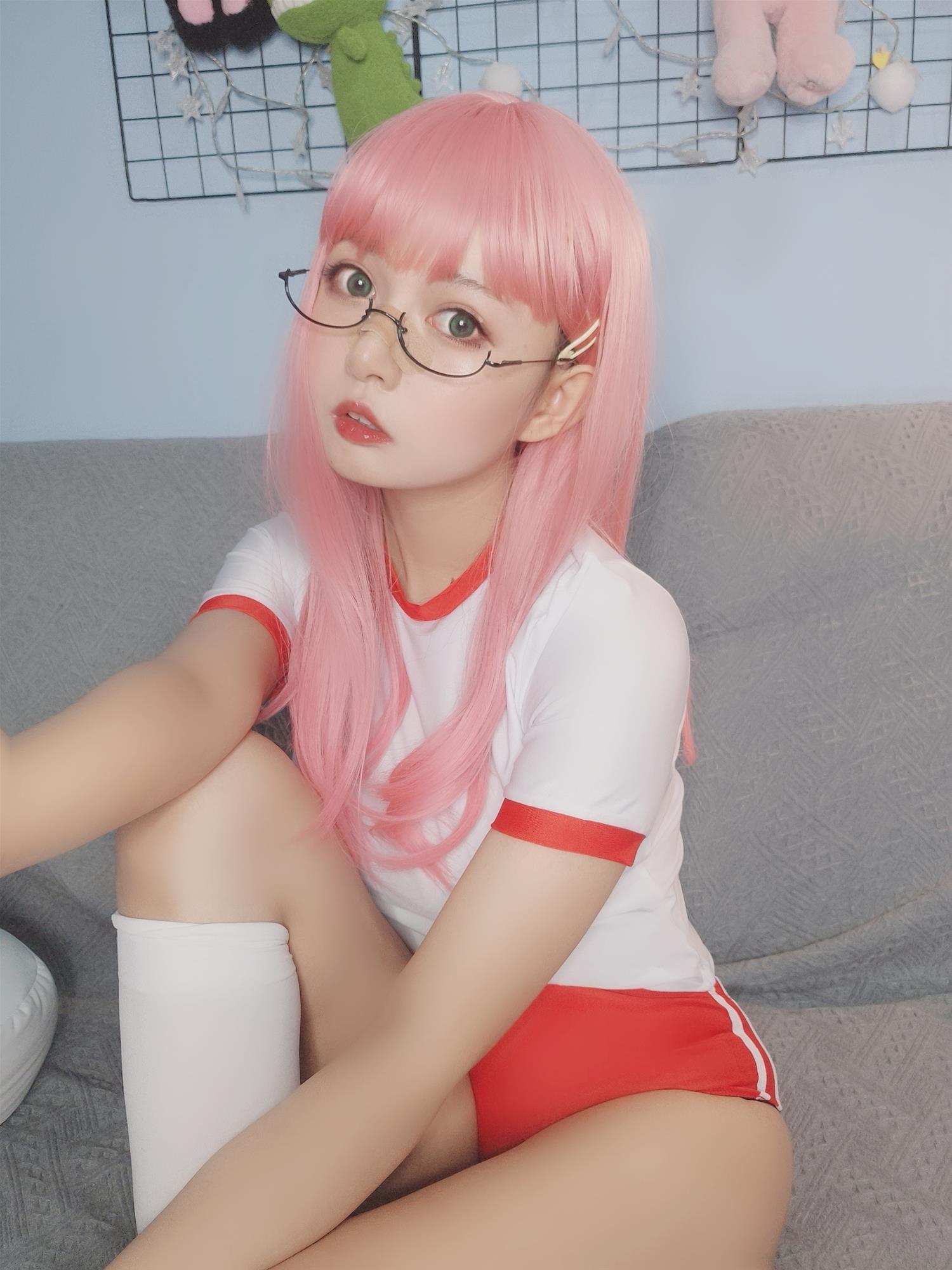 黑猫猫 体操服自拍 [16P-41MB]