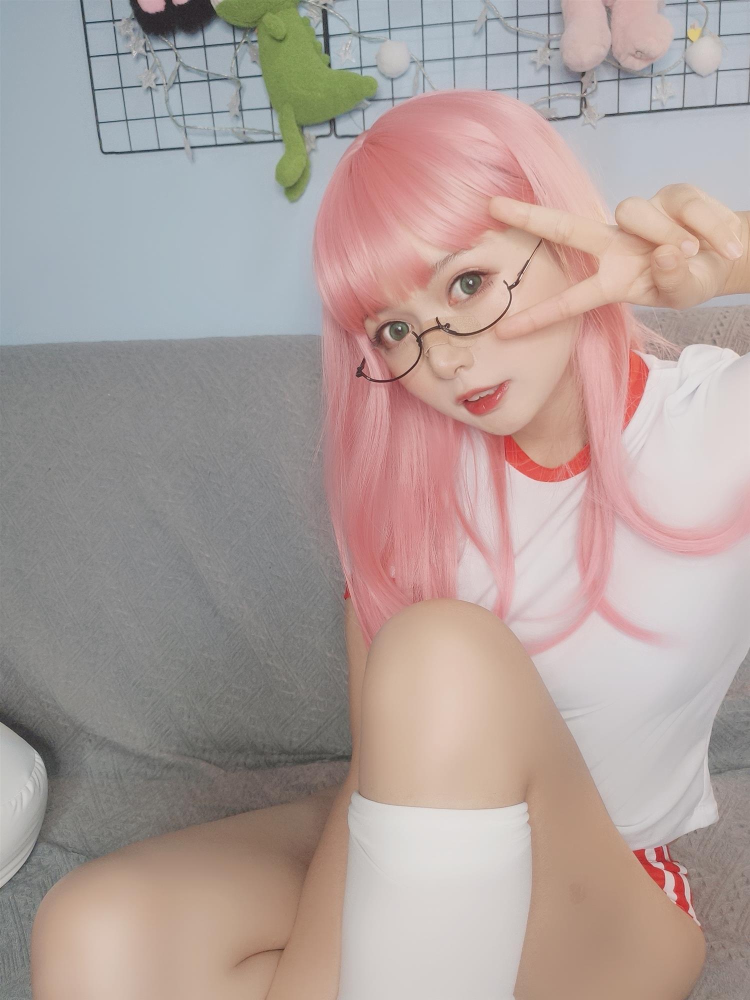 黑猫猫 体操服自拍 [16P-41MB]