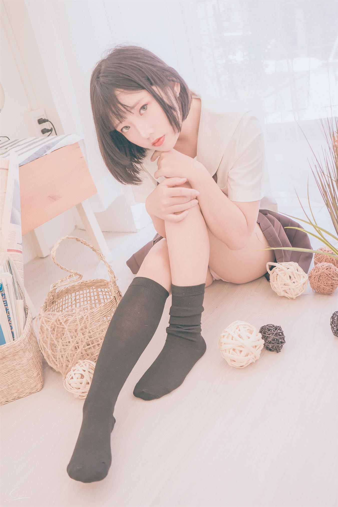 Messie Huang Birthday Seifuku [20P-62MB]