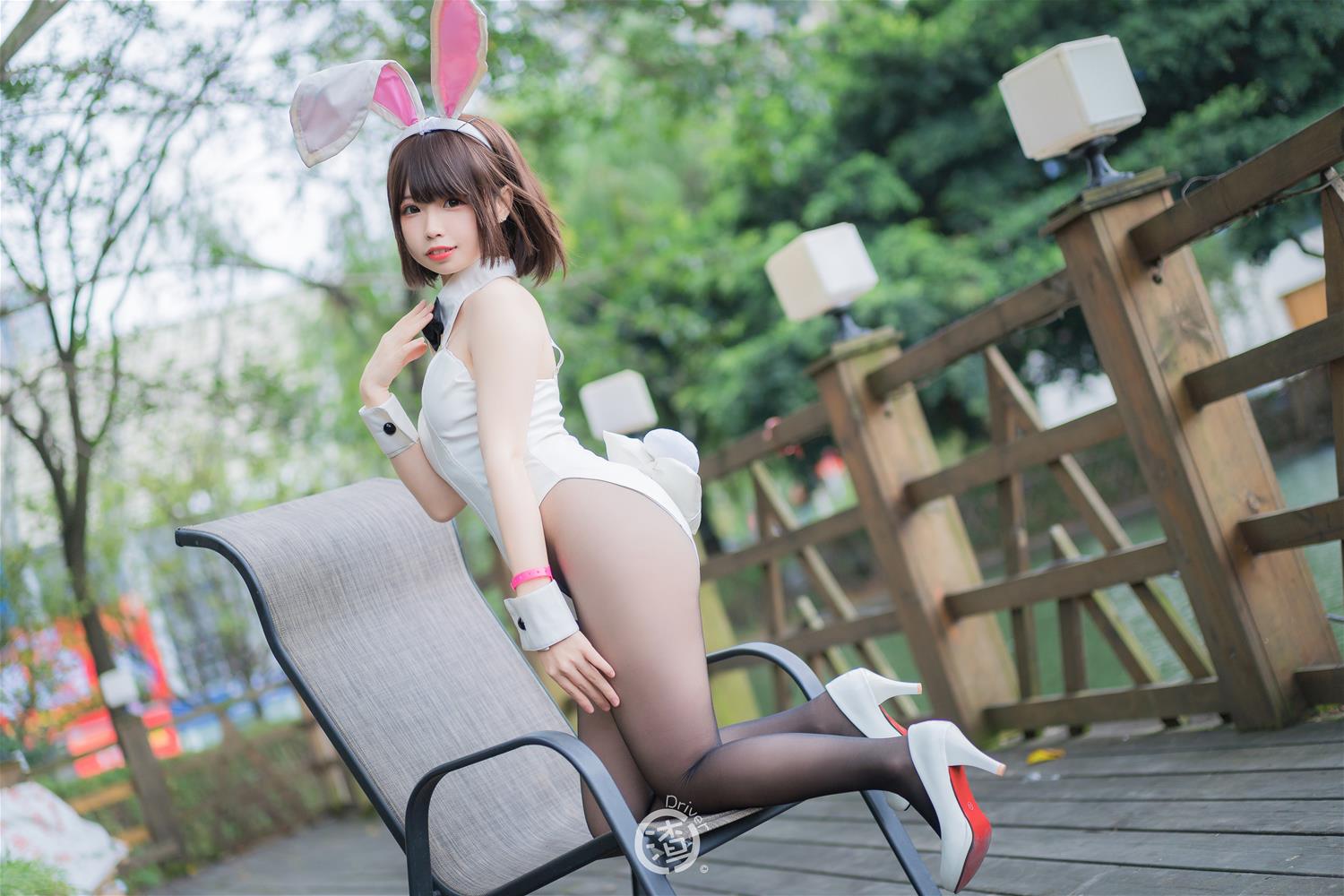 十万珍吱伏特 兔女郎 [11P-91MB]