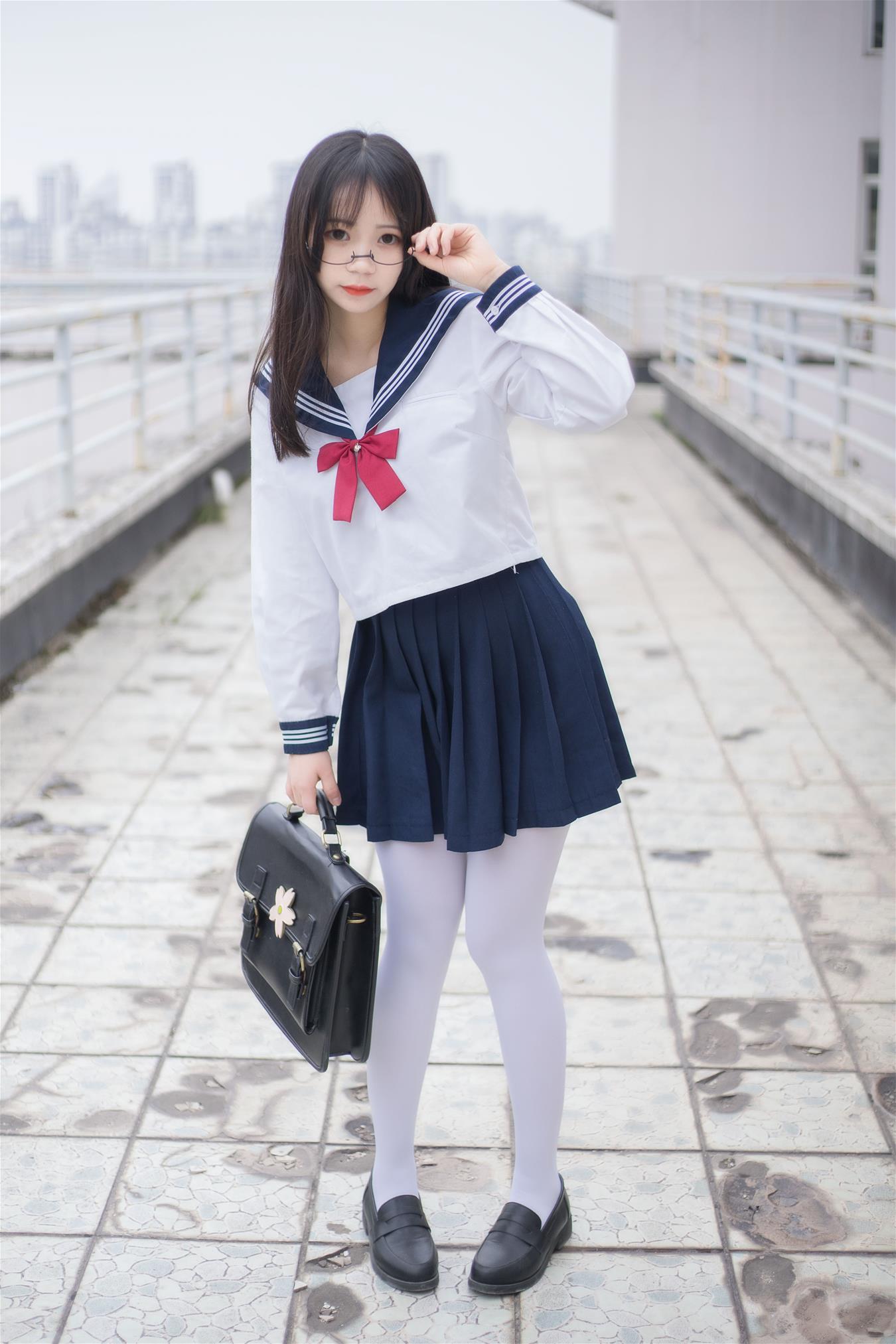 七奈写真馆 2019年4月第一期 [52P-83MB]