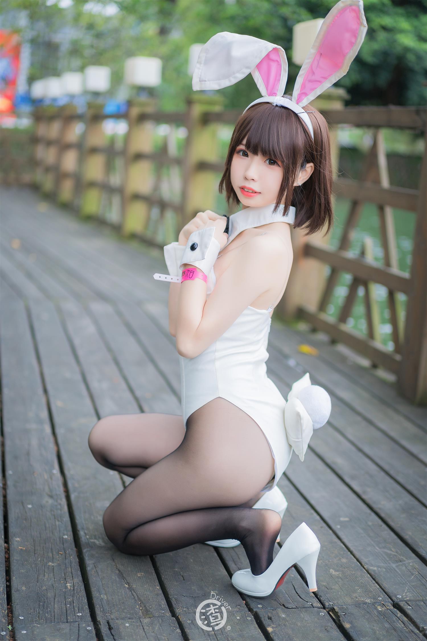 十万珍吱伏特 兔女郎 [11P-91MB]