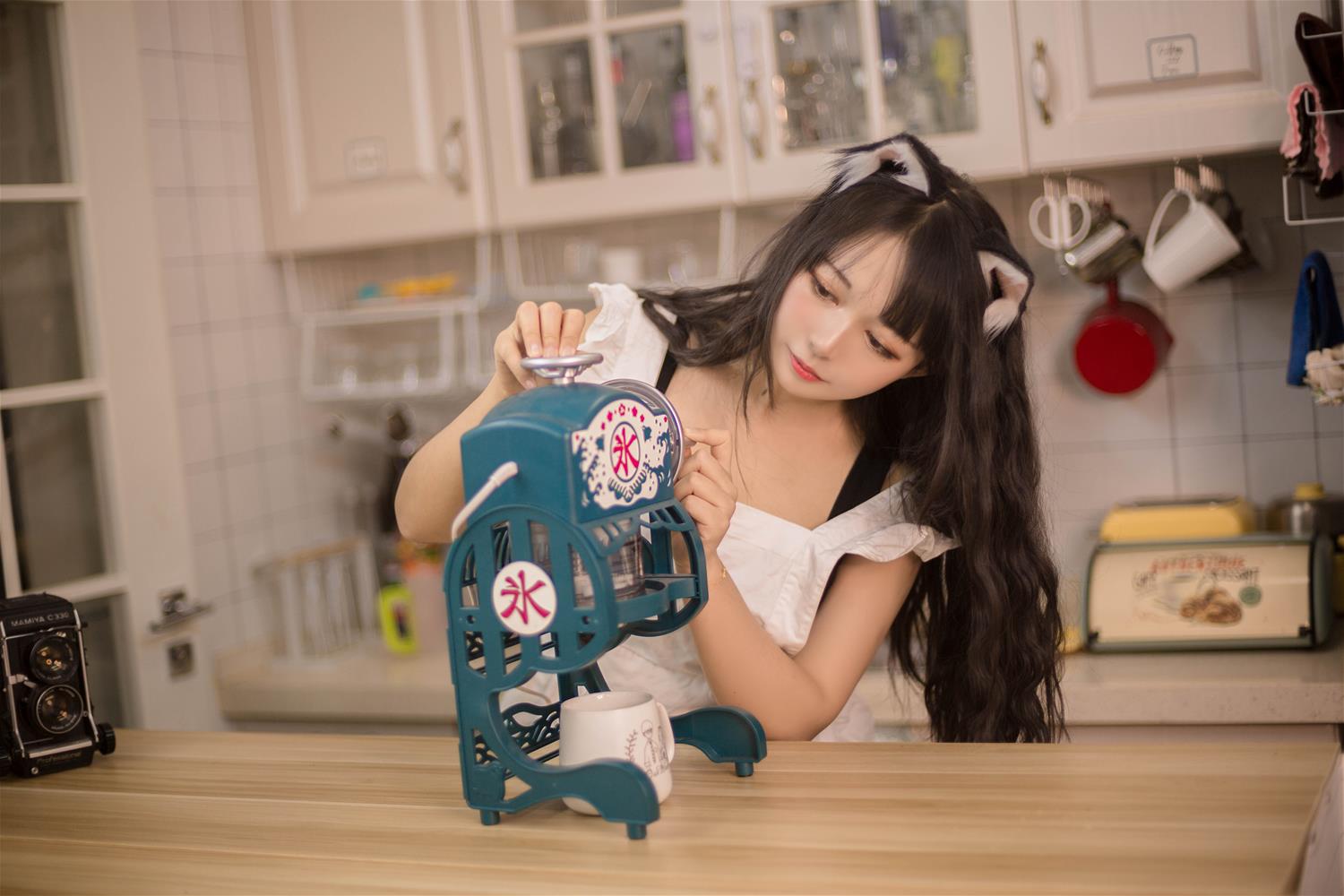 黑猫猫 厨房 [11P-74MB]