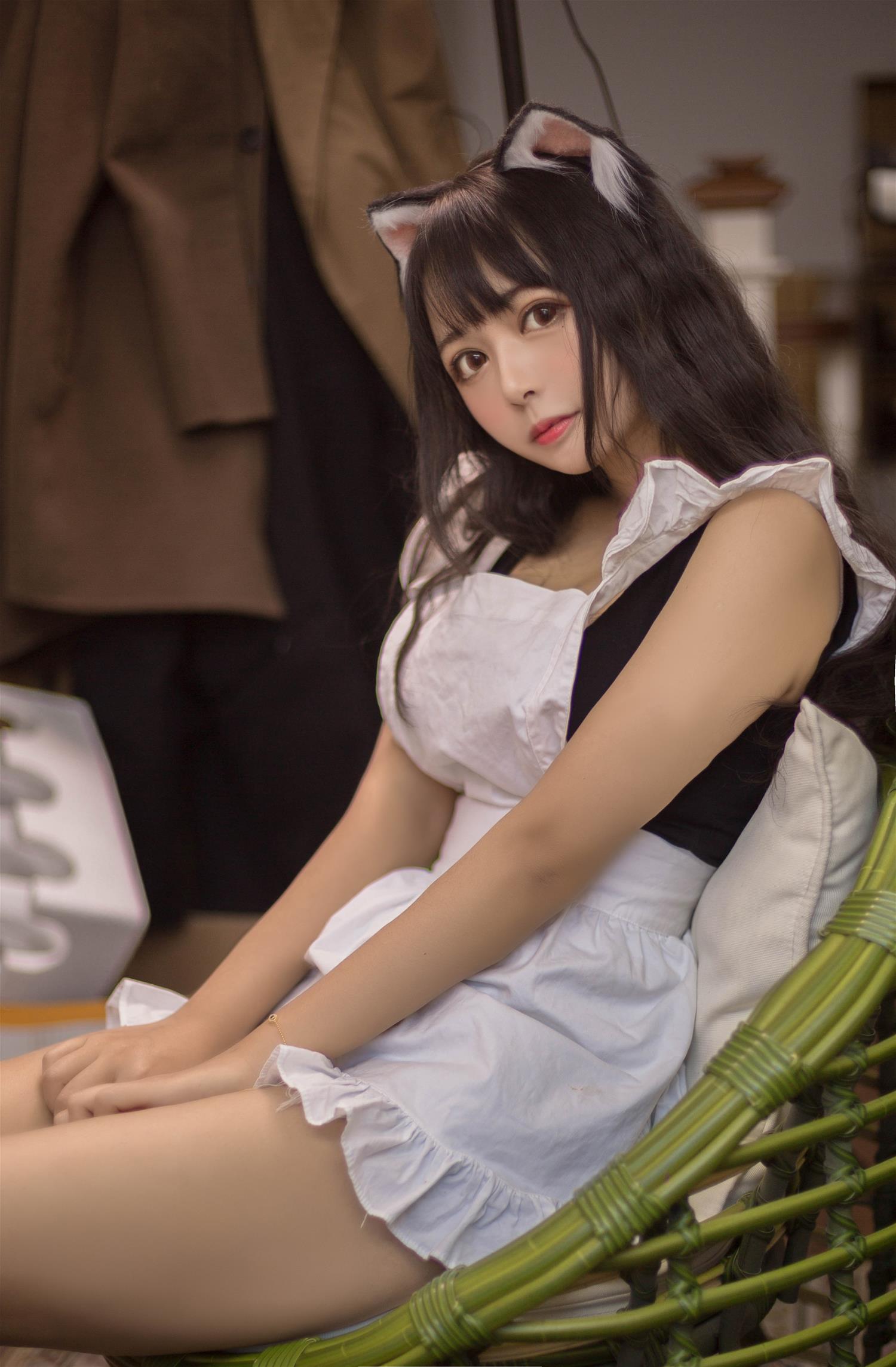 黑猫猫 厨房 [11P-74MB]