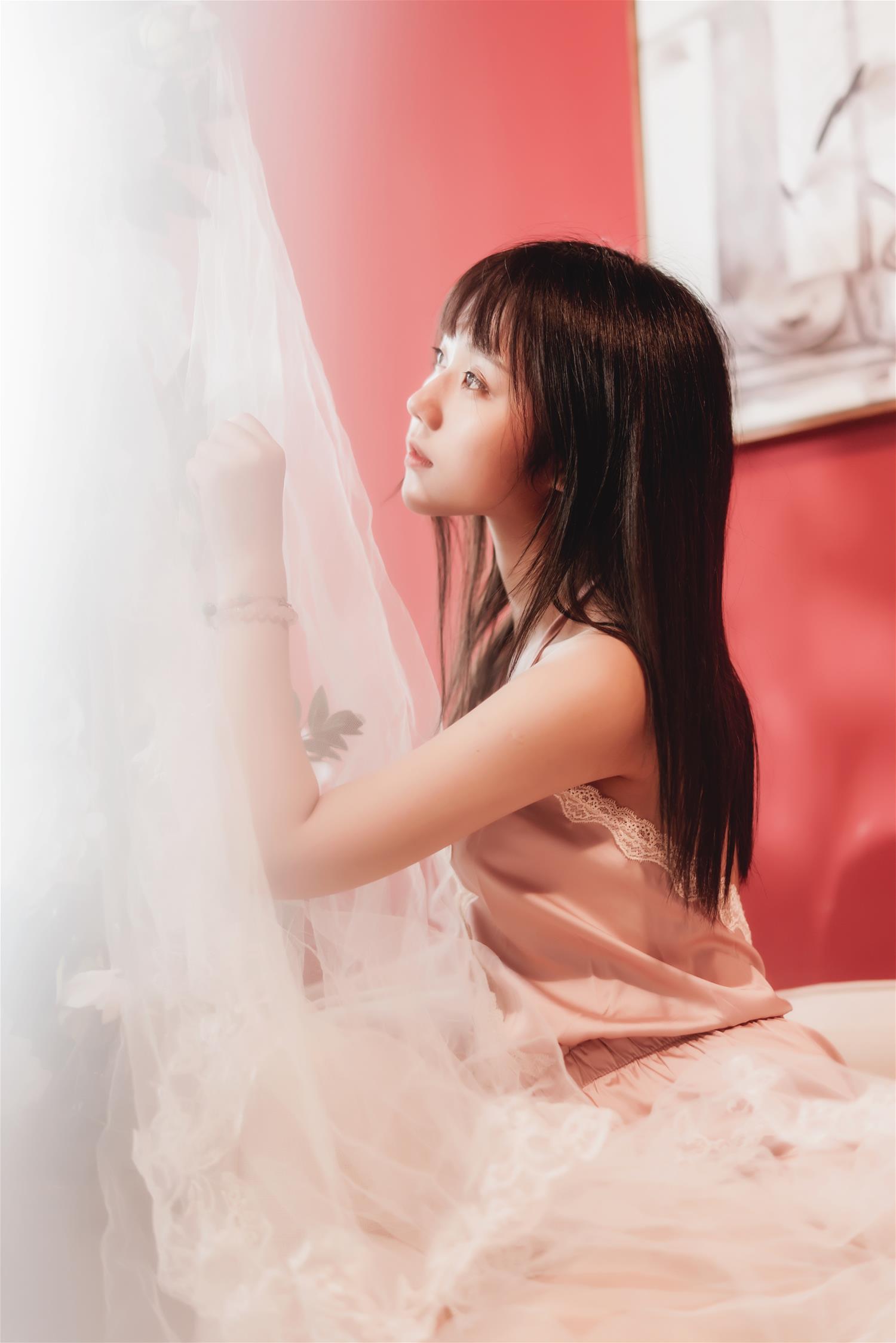 镜酱 不知梦 私房 [15P-323MB]