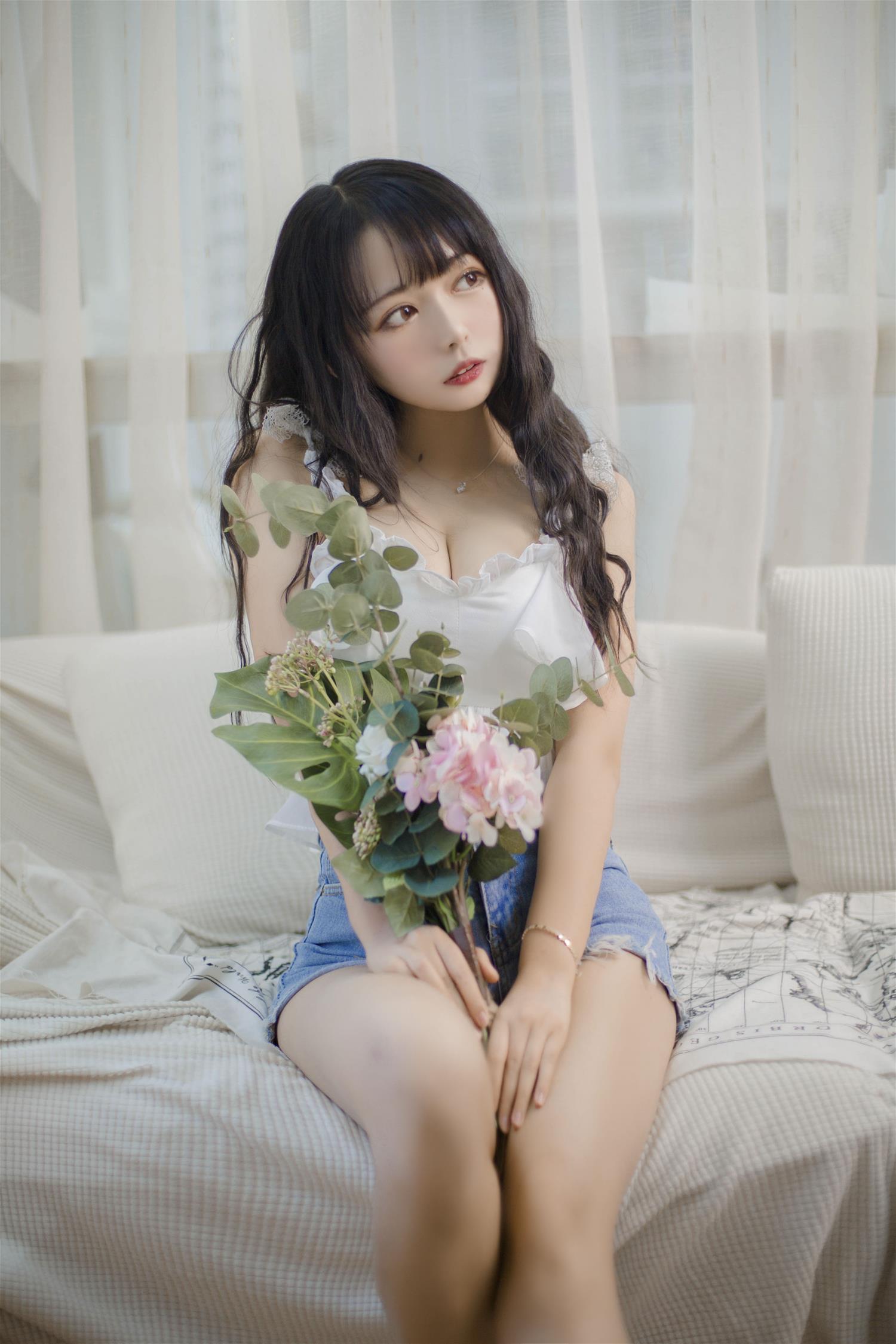 黑猫猫 客厅 [16P-74MB]