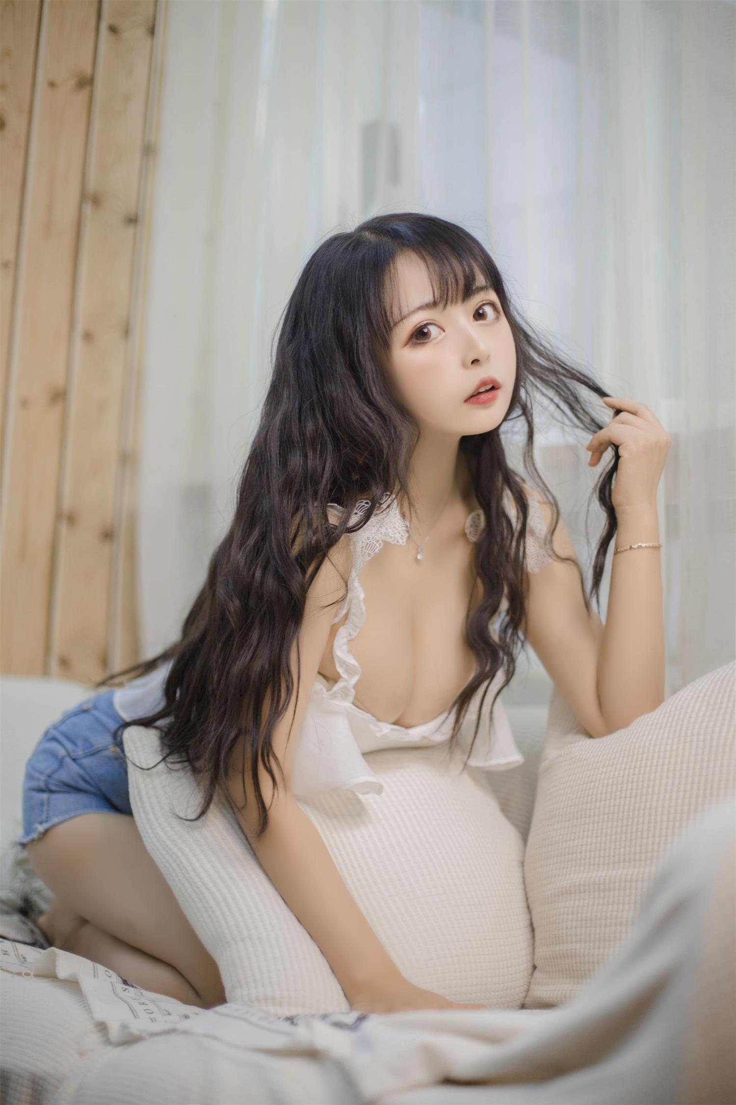 黑猫猫 客厅 [16P-74MB]