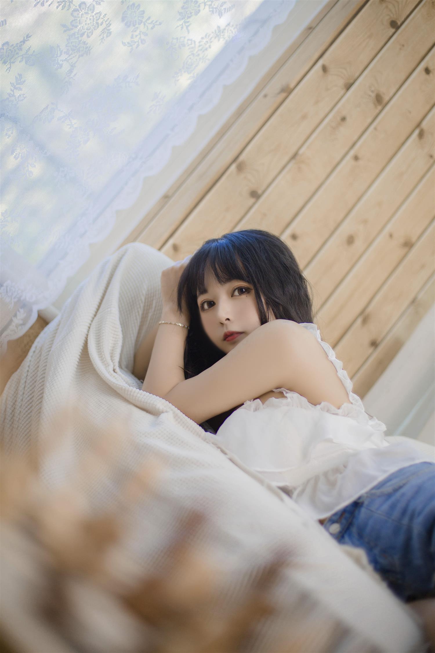 黑猫猫 客厅 [16P-74MB]