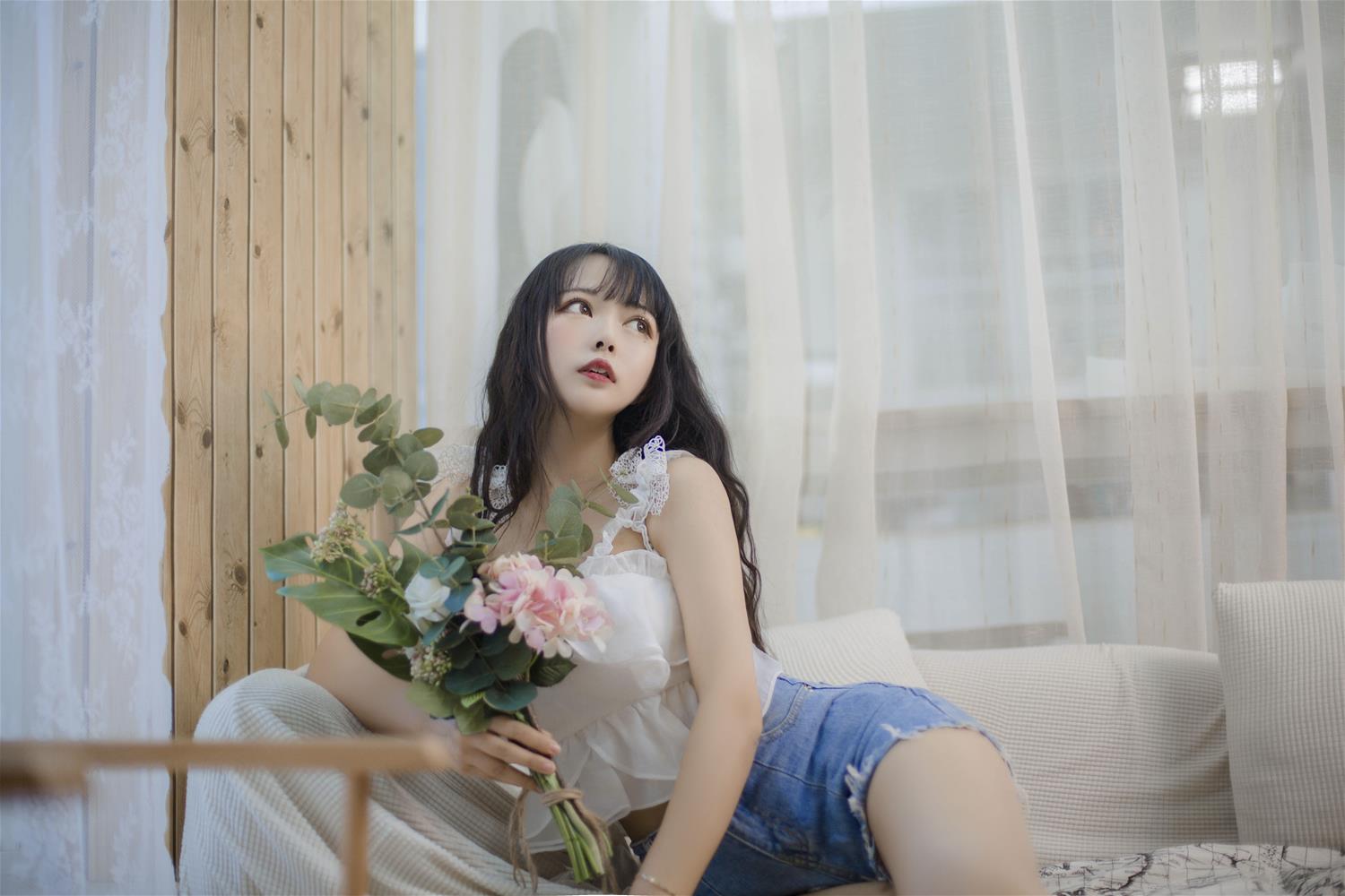 黑猫猫 客厅 [16P-74MB]