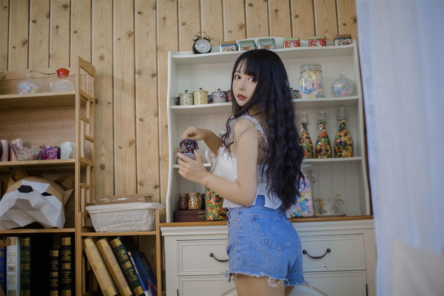 黑猫猫 客厅 [16P-74MB]