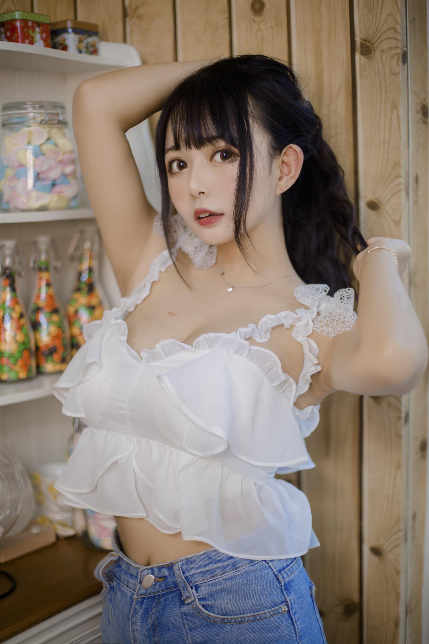 黑猫猫 客厅 [16P-74MB]