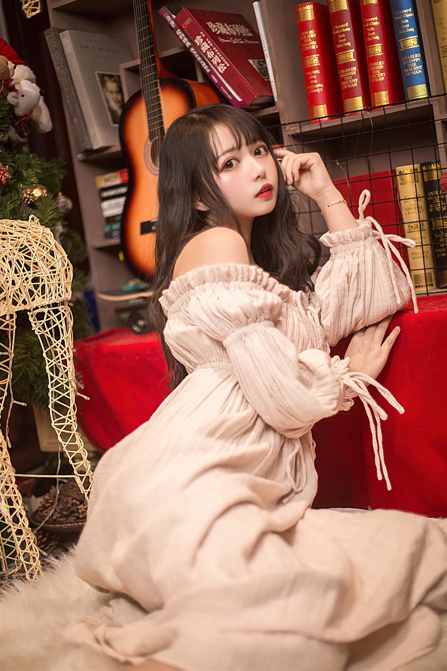 黑猫猫 圣诞 [14P-119MB]