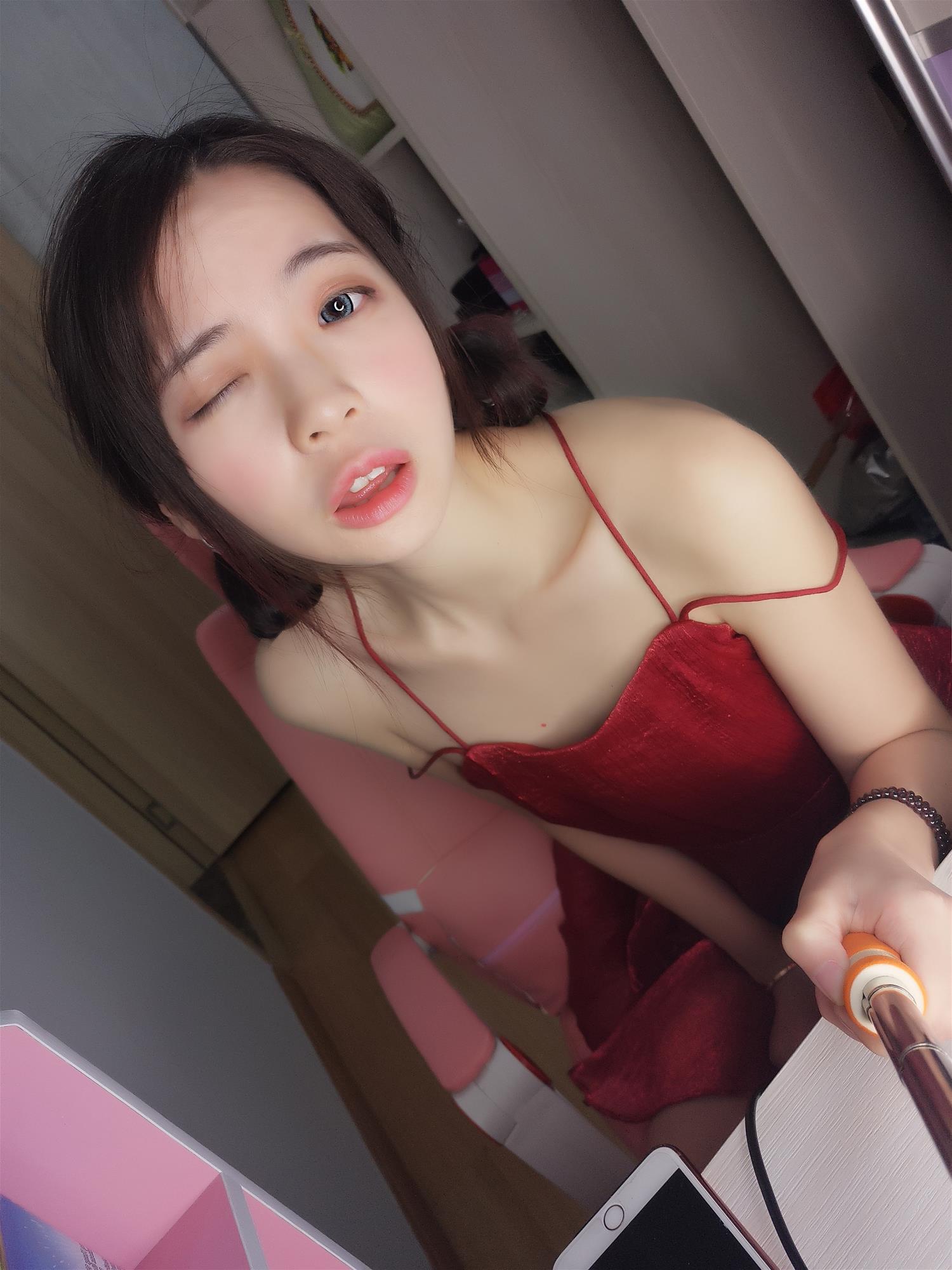 疯猫ss 红裙 [16P-67MB]