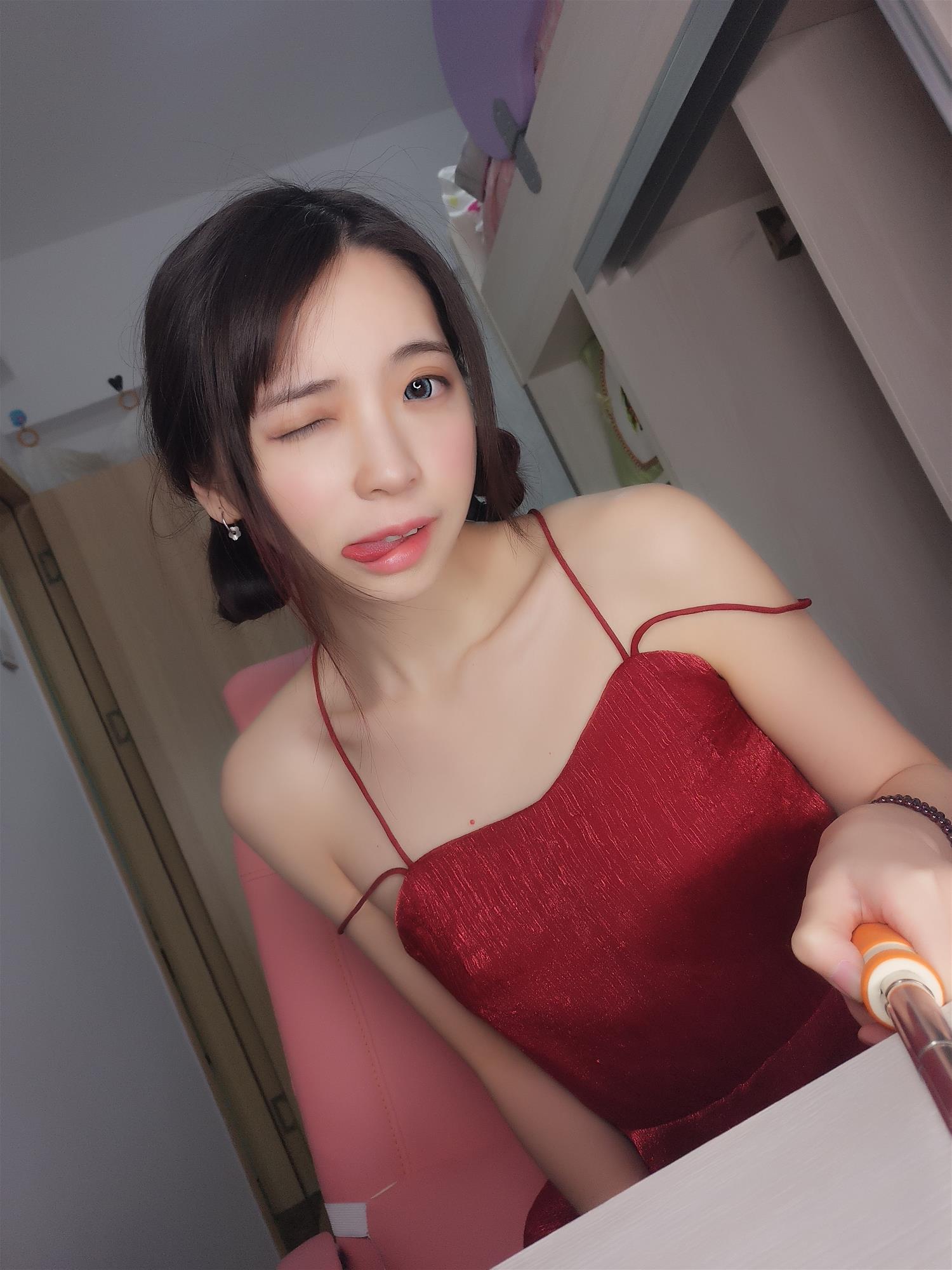 疯猫ss 红裙 [16P-67MB]